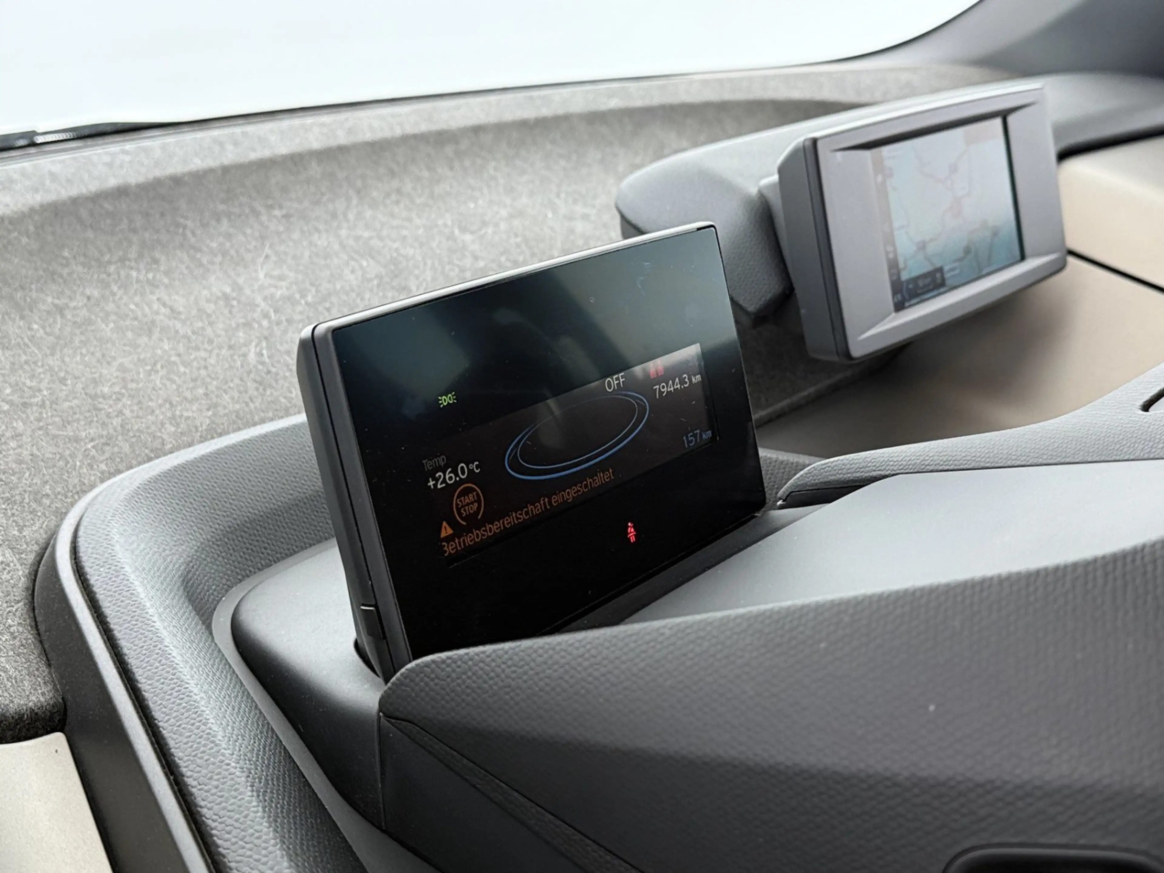 BMW i3 120Ah Aut LED NAVI TEMPOMAT PARKHILFE — photo 15