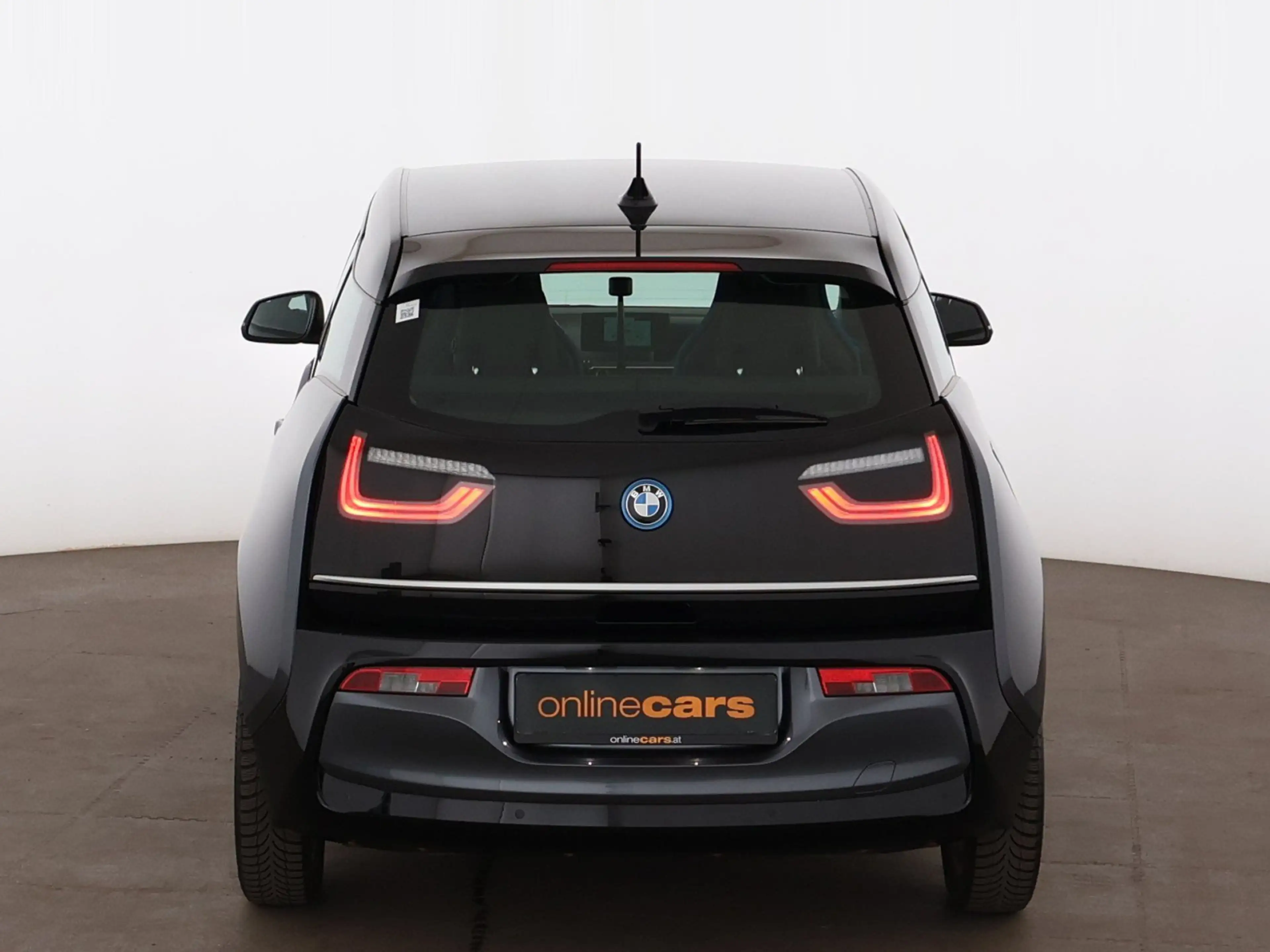 BMW i3 120Ah Aut LED NAVI TEMPOMAT PARKHILFE — photo 7