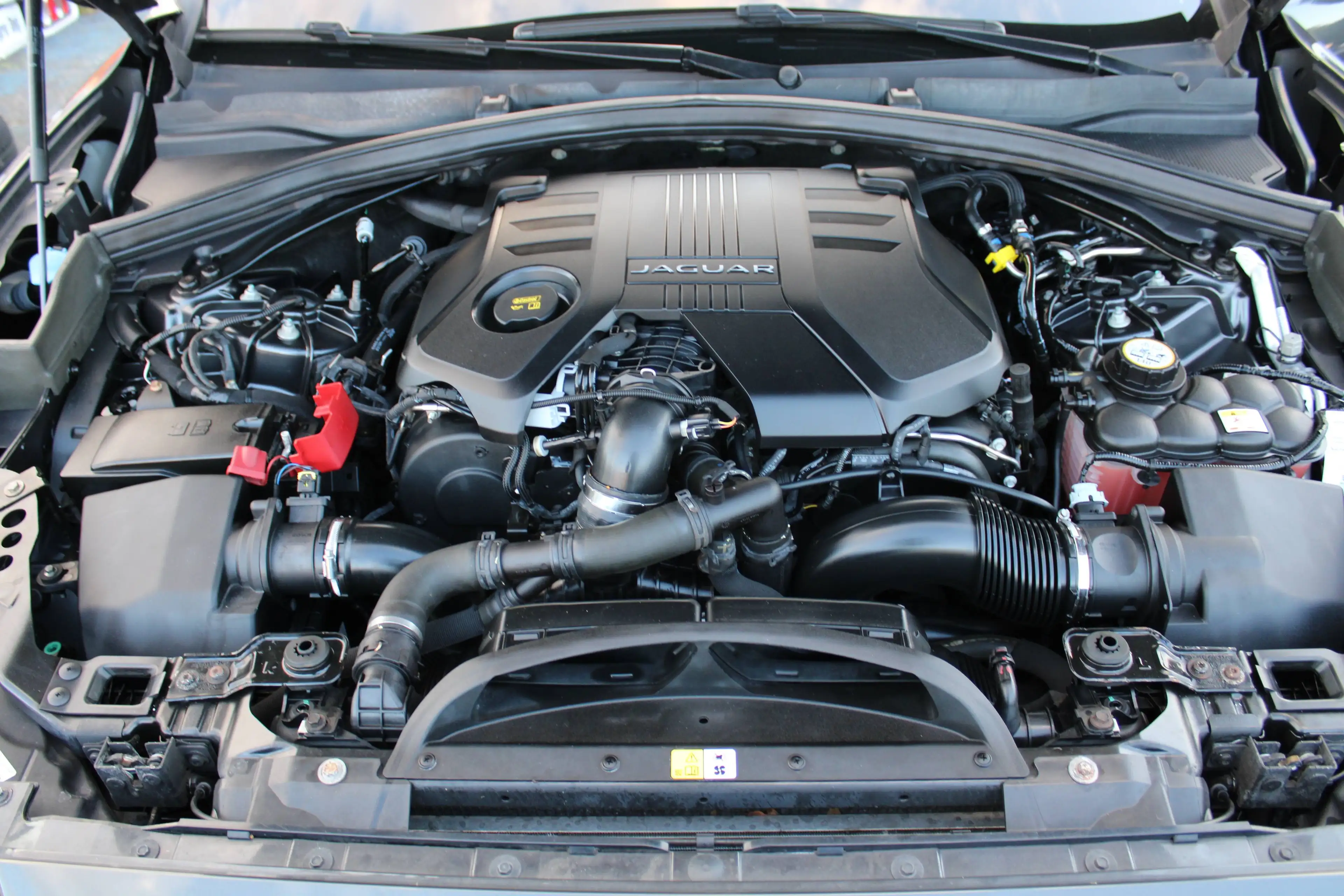 Jaguar F-Pace F-Pace Diesel 30d AWD R-Sport — photo 15