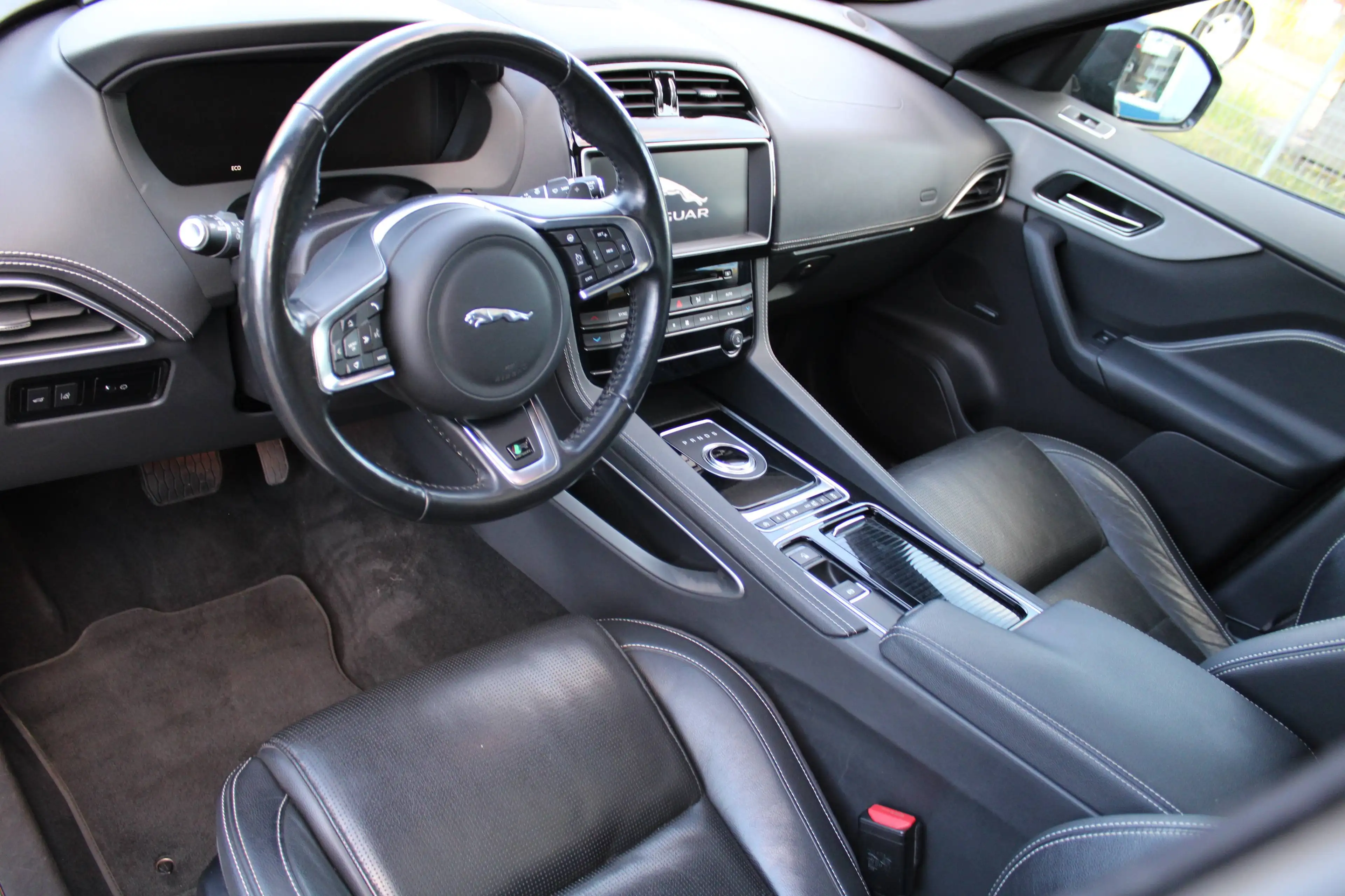 Jaguar F-Pace F-Pace Diesel 30d AWD R-Sport — photo 8