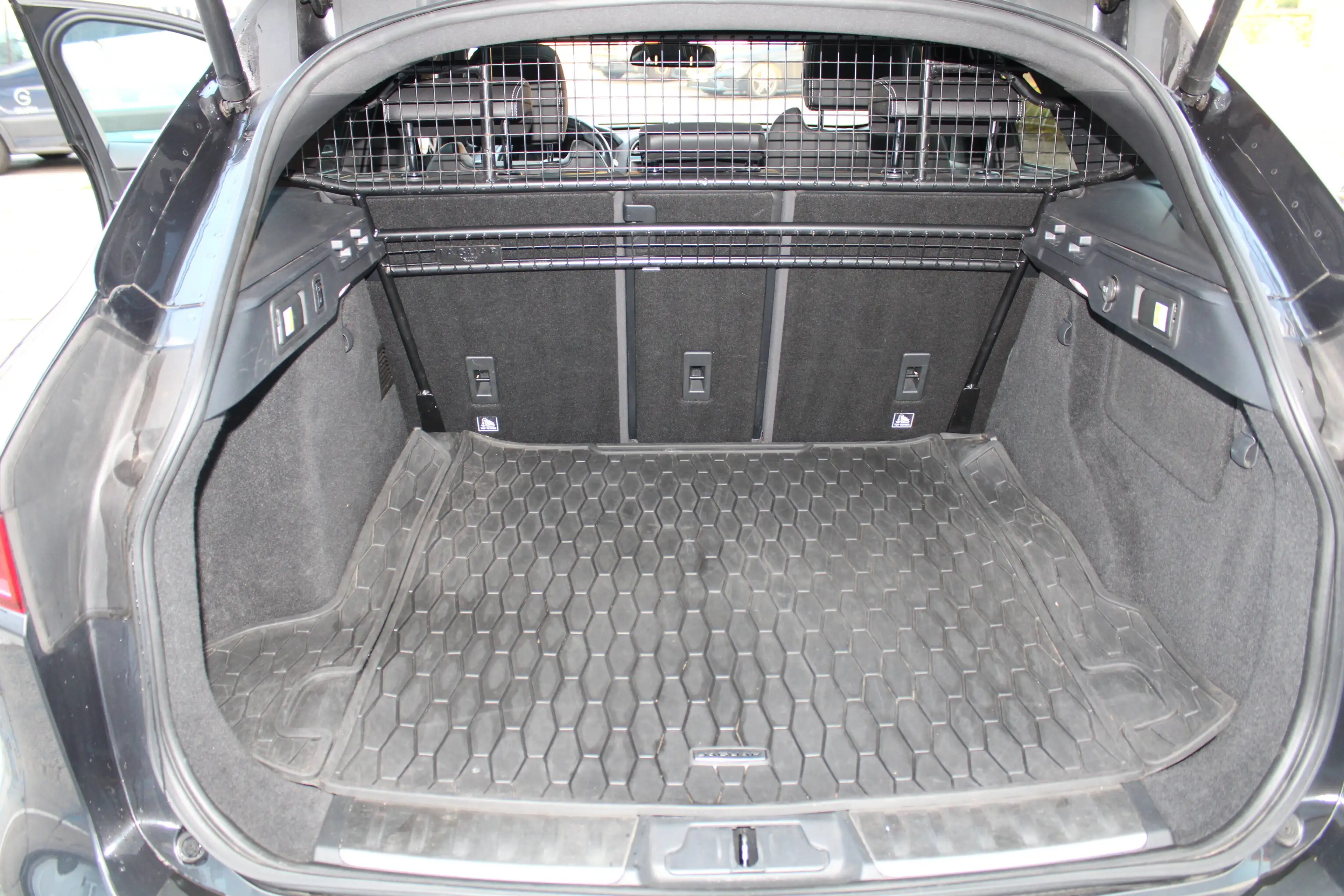 Jaguar F-Pace F-Pace Diesel 30d AWD R-Sport — photo 13