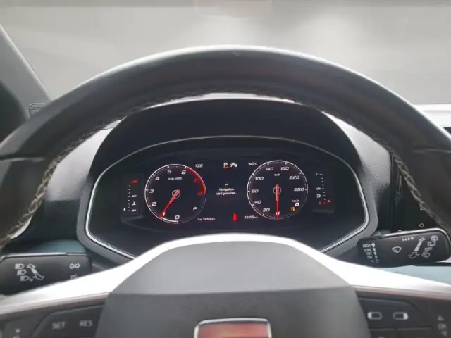 SEAT Arona view 8