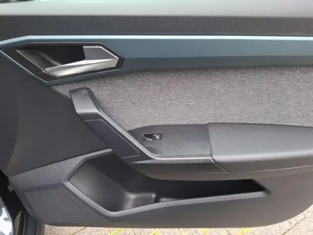 SEAT Arona view 15
