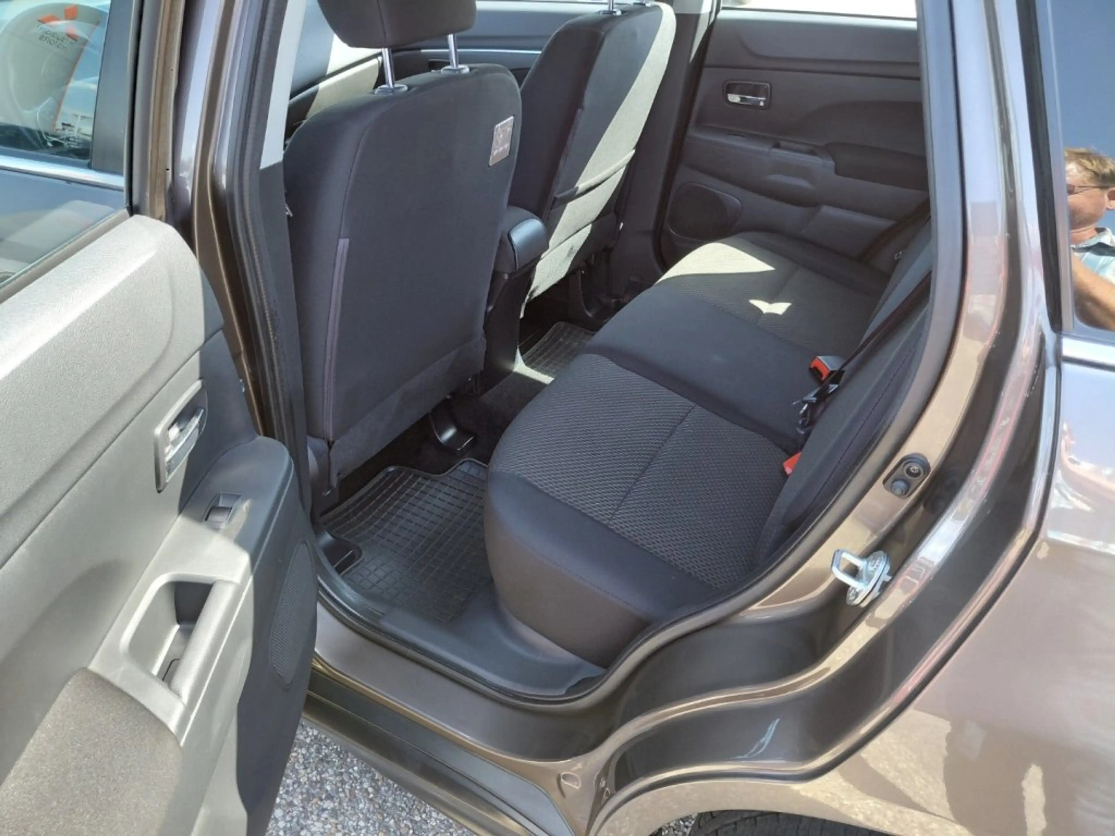 Mitsubishi ASX 1,6 DI-D LP 4WD Austria Edt.Connect — photo 5