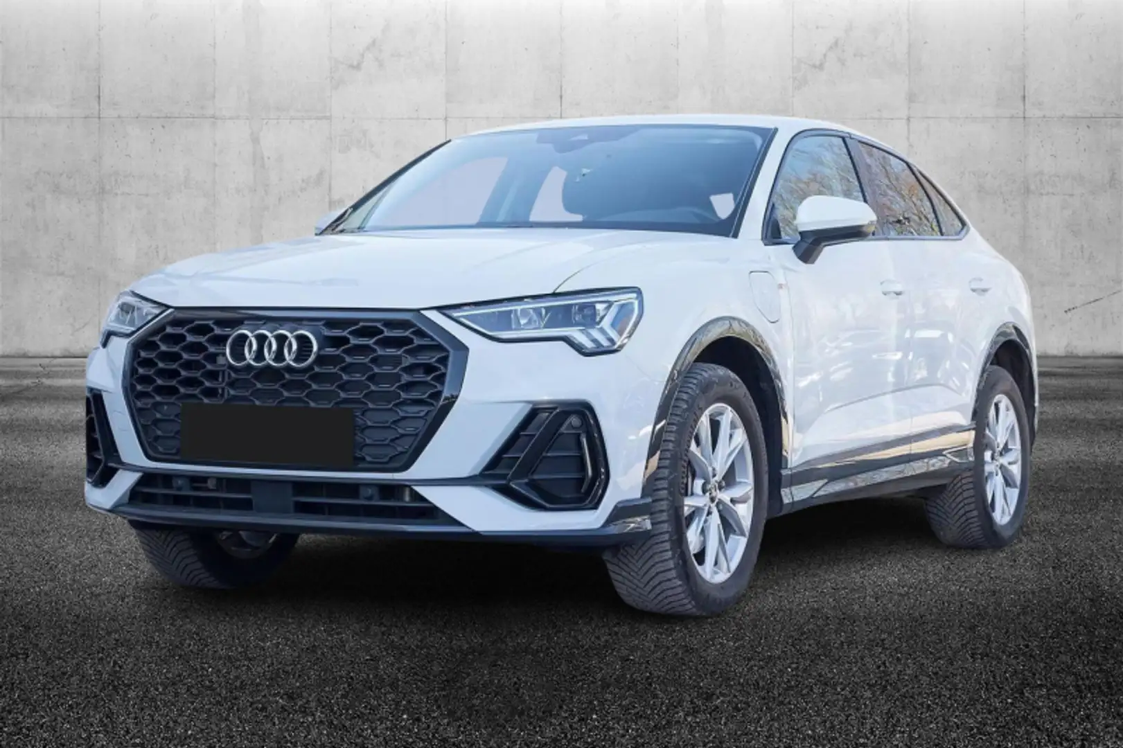 Audi Q3 SPB 45 TFSI e S tronic S line edition Bianco - 1