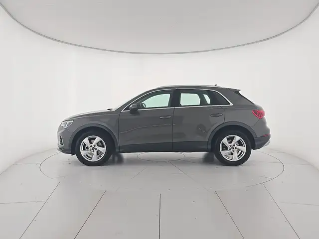 Audi Q3 view 2