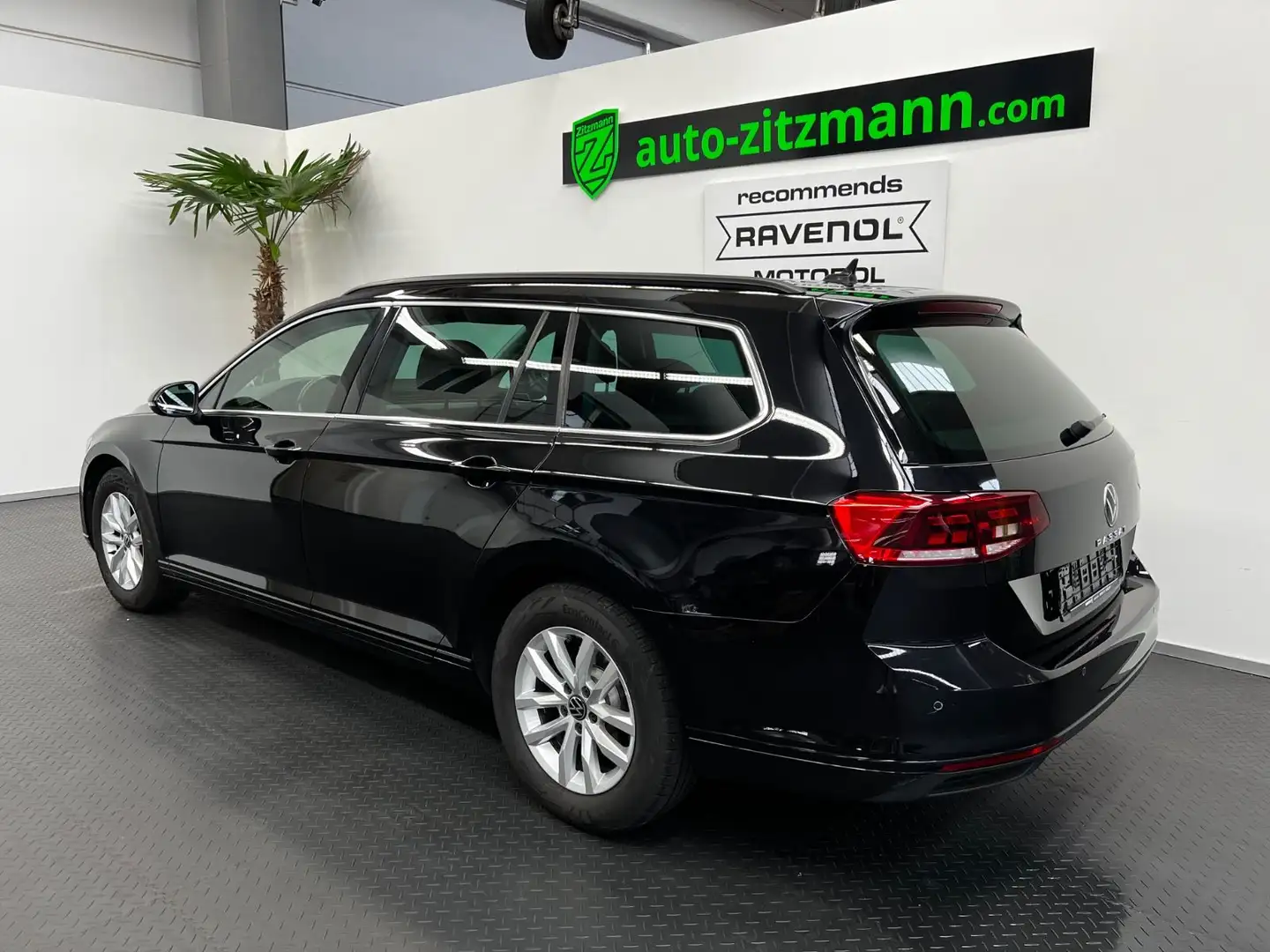 Volkswagen Passat Variant *PANO*CAM*ACC*MASSAGE*NAVI*SR+WR* Nero - 2