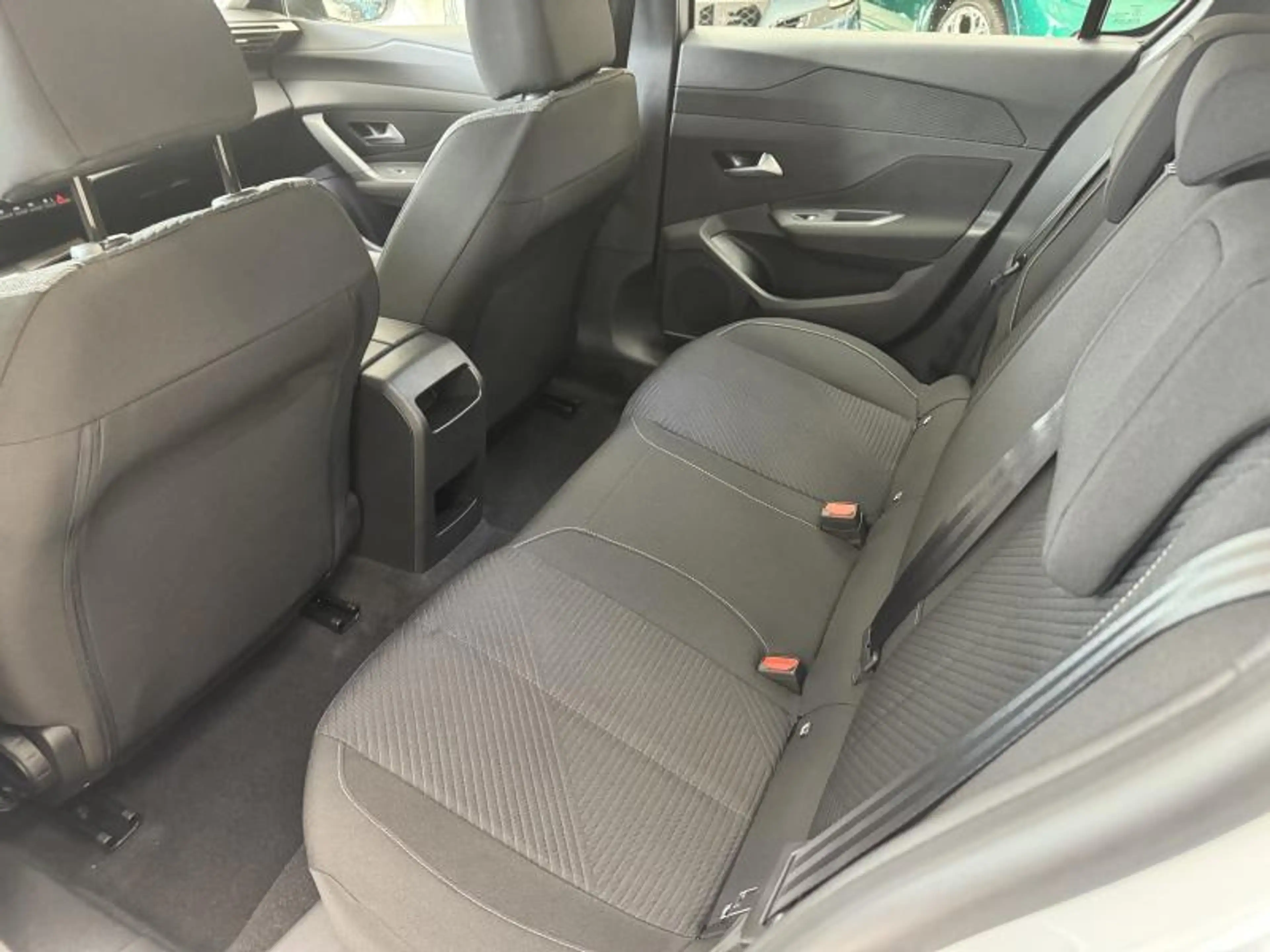 Peugeot 308 *** Active MHEV *** — photo 11