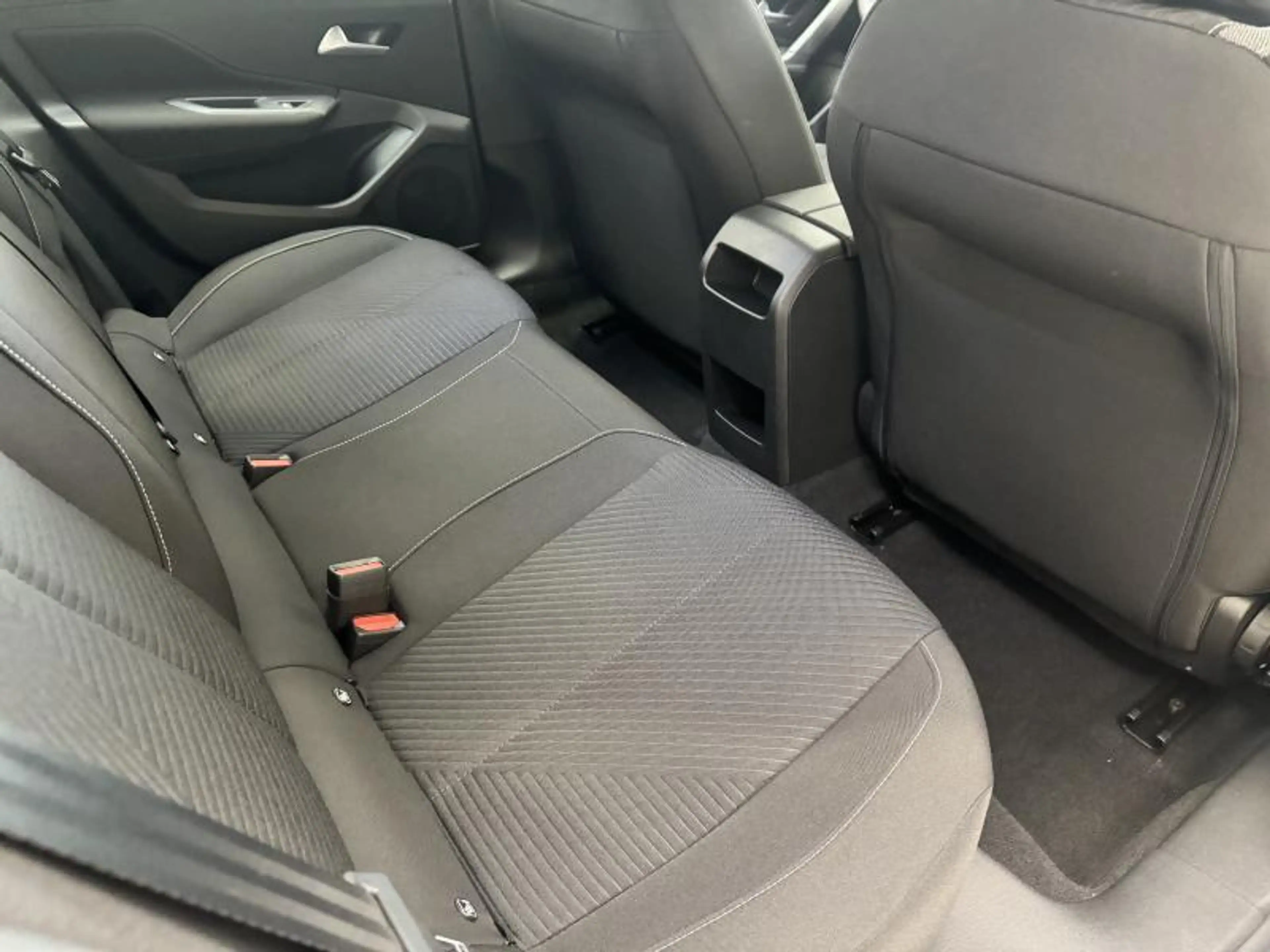 Peugeot 308 *** Active MHEV *** — photo 12