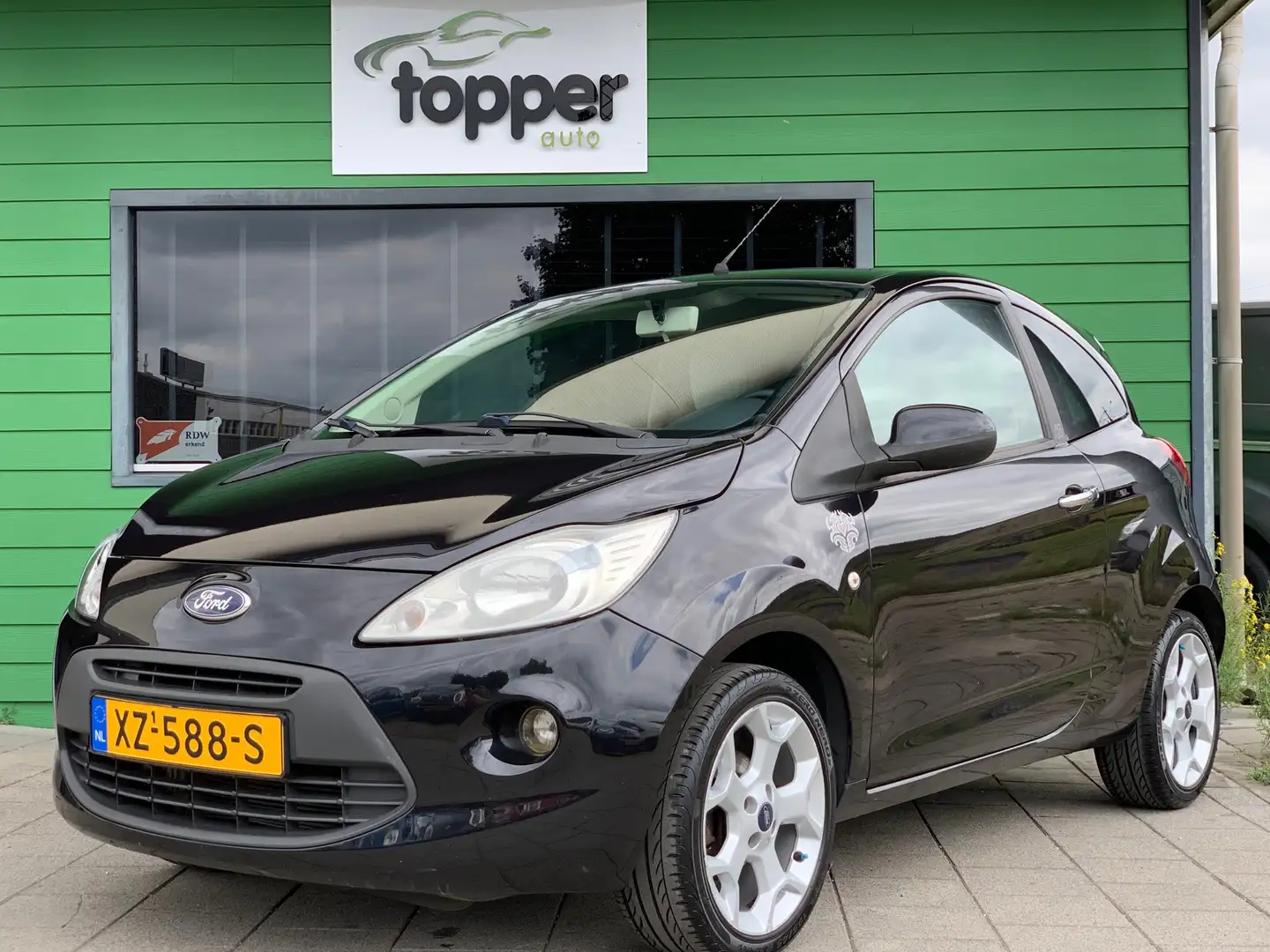 Ford Ka/Ka+ 1.2 Cool&Sound | Met Nieuwe APK | Airco | Černá - 1
