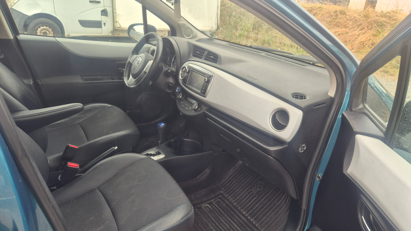 Toyota Yaris Yaris Hybrid 1.5i VVT- boîte automatique — photo 12