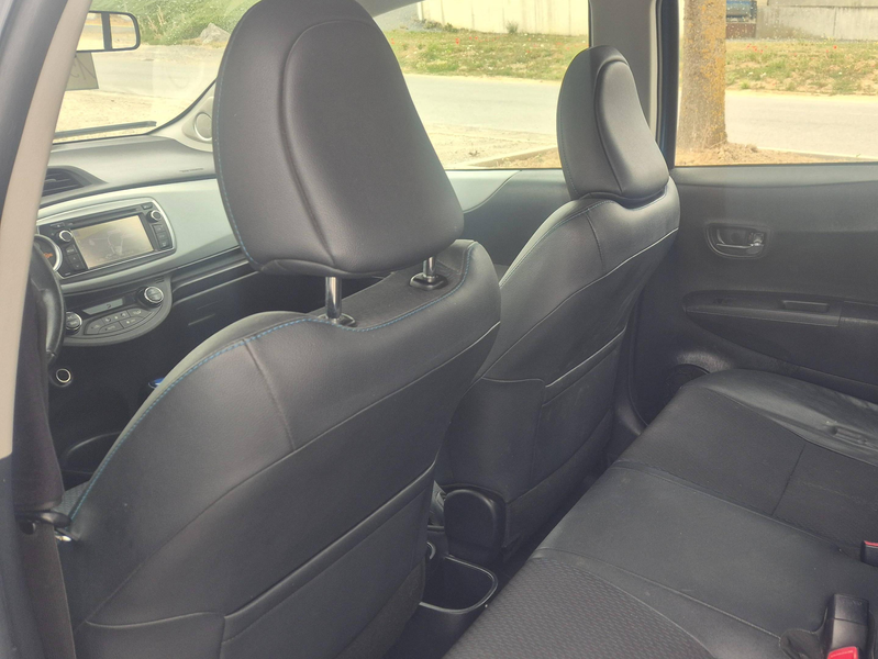 Toyota Yaris Yaris Hybrid 1.5i VVT- boîte automatique — photo 7