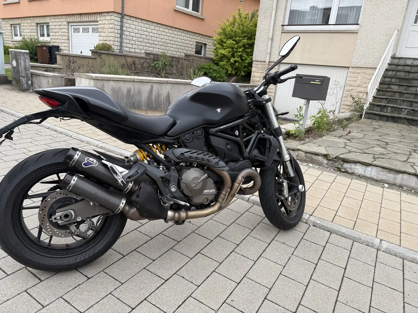 Ducati Monster 821 Stealth - 2