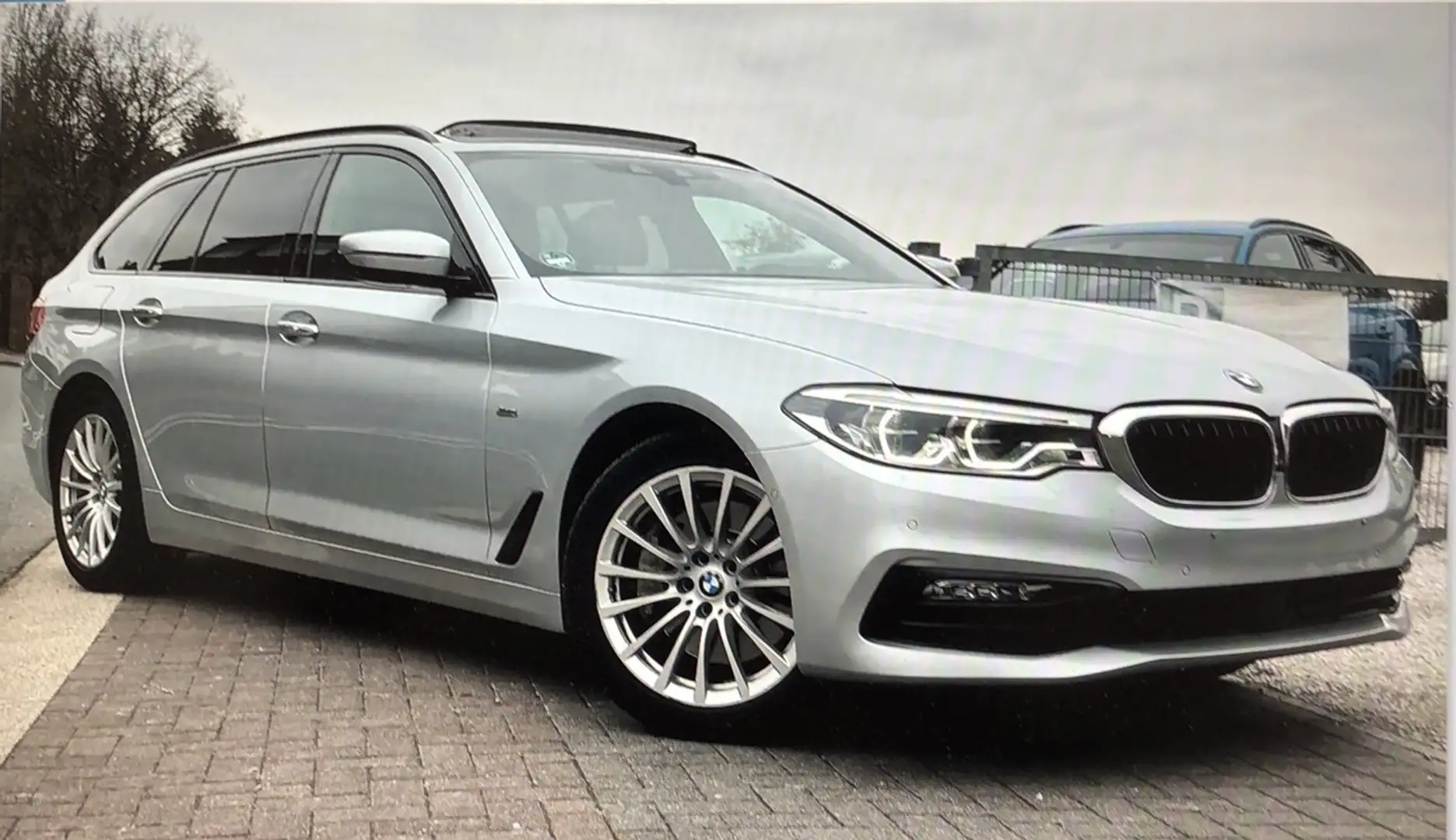 BMW 530 530d xDrive Touring Aut. Sport Line - 2