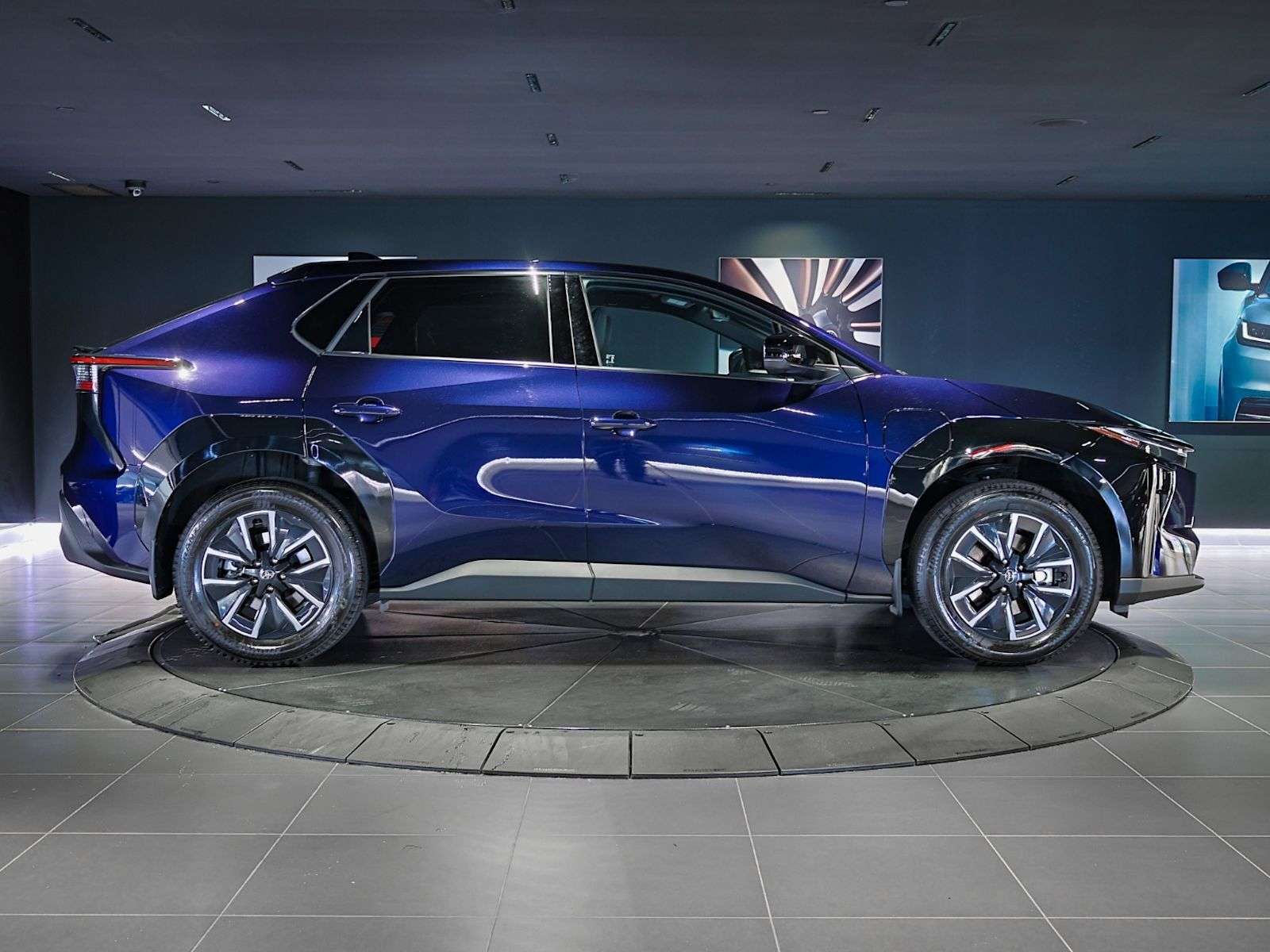 2026 Toyota bZ XLE | FWD | Heated Seats | Heated Steering | Cloth — photo 1