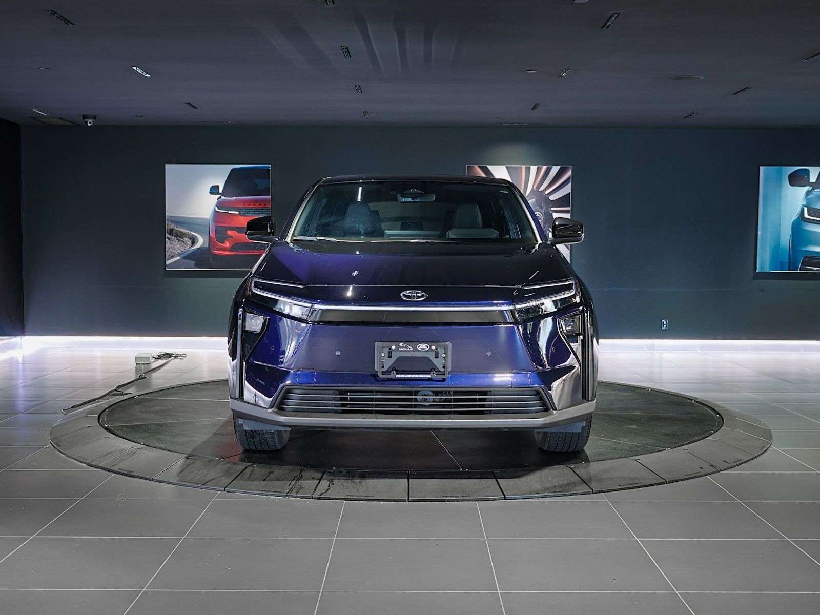 2026 Toyota bZ XLE | FWD | Heated Seats | Heated Steering | Cloth — photo 1