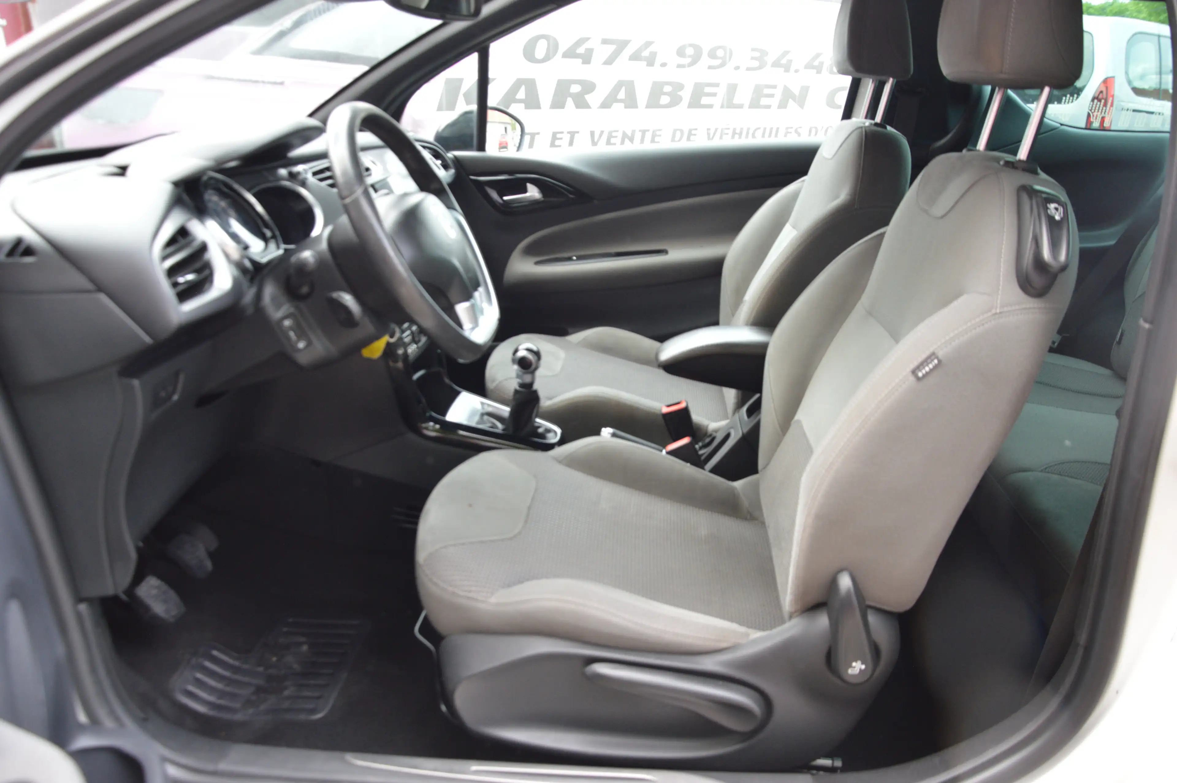 Citroen DS3 1.6e-HDi So Chic NAV CAM CLIM CRUIS 165.597KM — photo 8