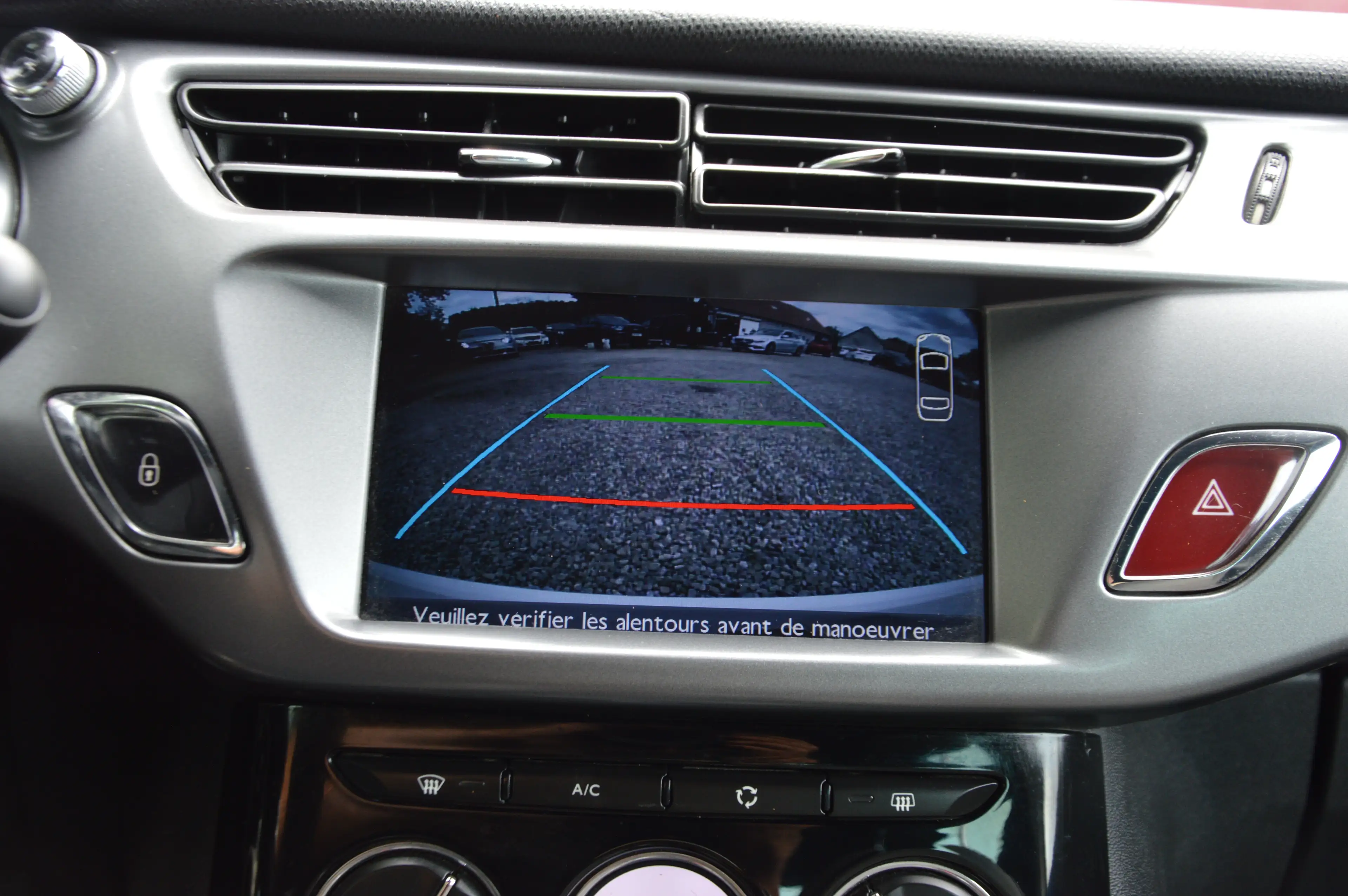 Citroen DS3 1.6e-HDi So Chic NAV CAM CLIM CRUIS 165.597KM — photo 15