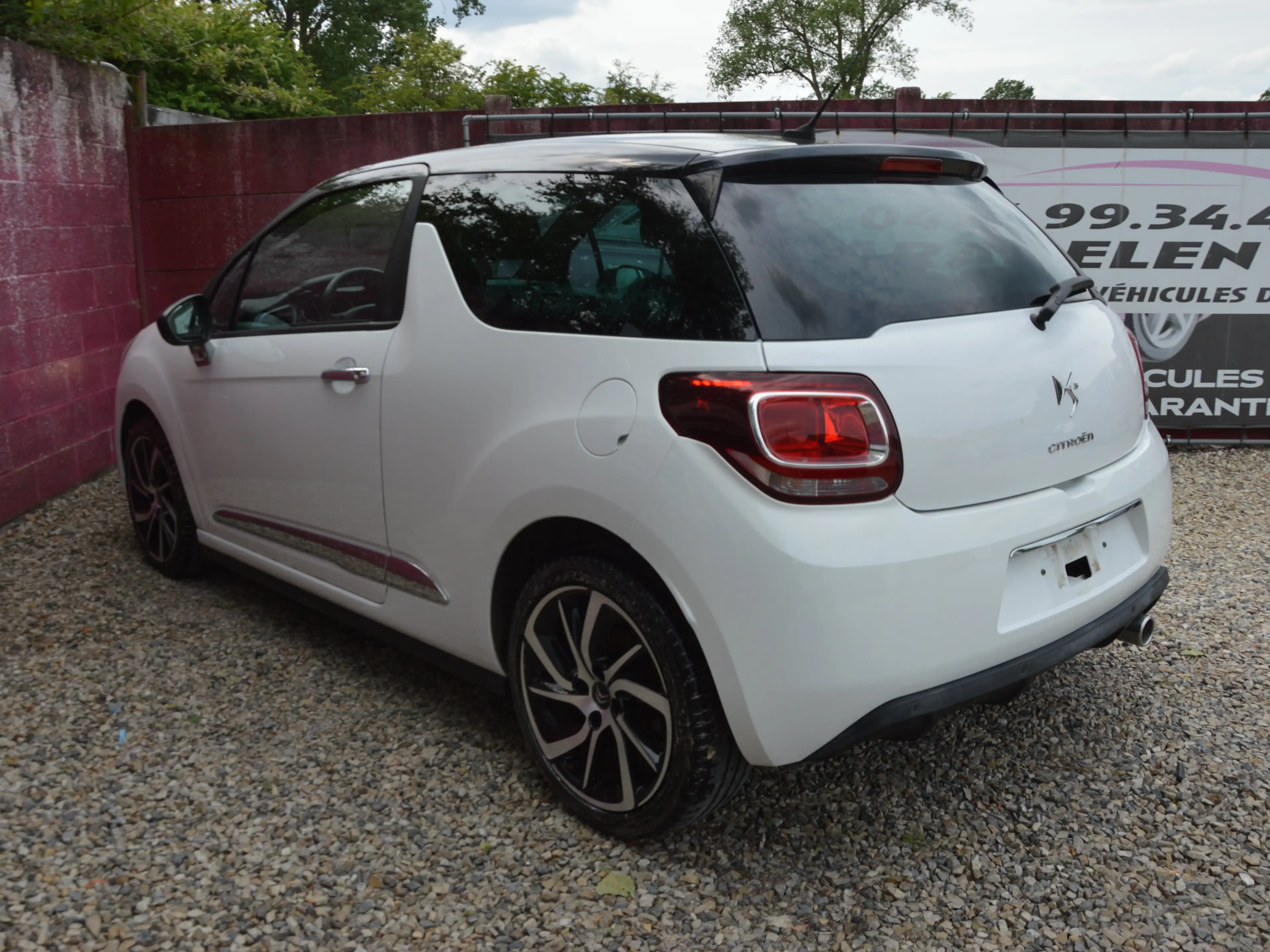 Citroen DS3 1.6e-HDi So Chic NAV CAM CLIM CRUIS 165.597KM — photo 5