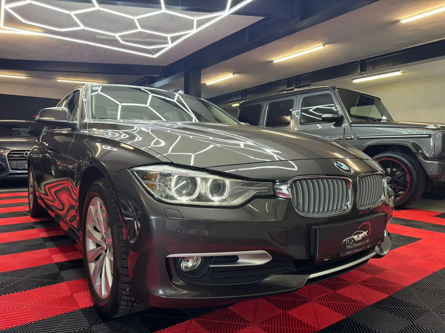 BMW 320 3er-Reihe Diesel (F30)  Österreich-Paket Aut. Grau - 2