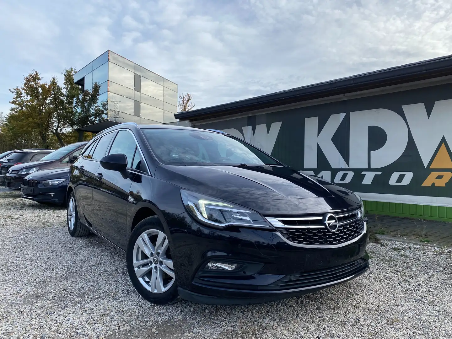 Opel Astra Astra 1.6 D (CDTI) Sports Tourer Innovation Negro - 1