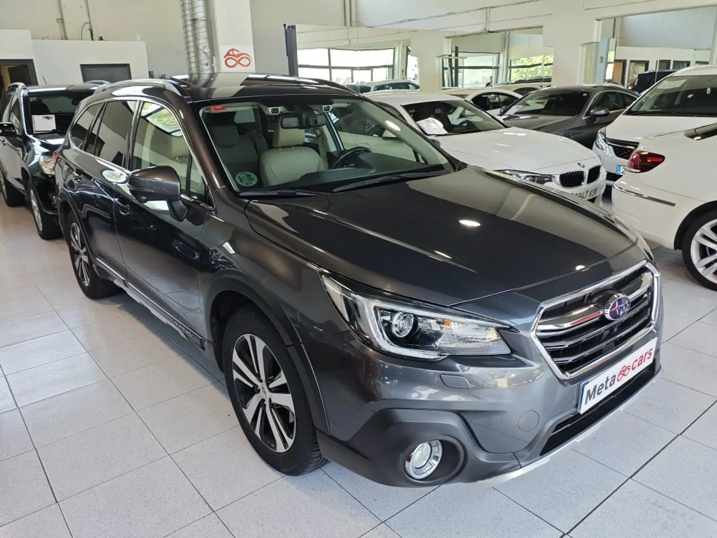 Subaru OUTBACK 2.5i Executive Plus S CVT Gris - 2