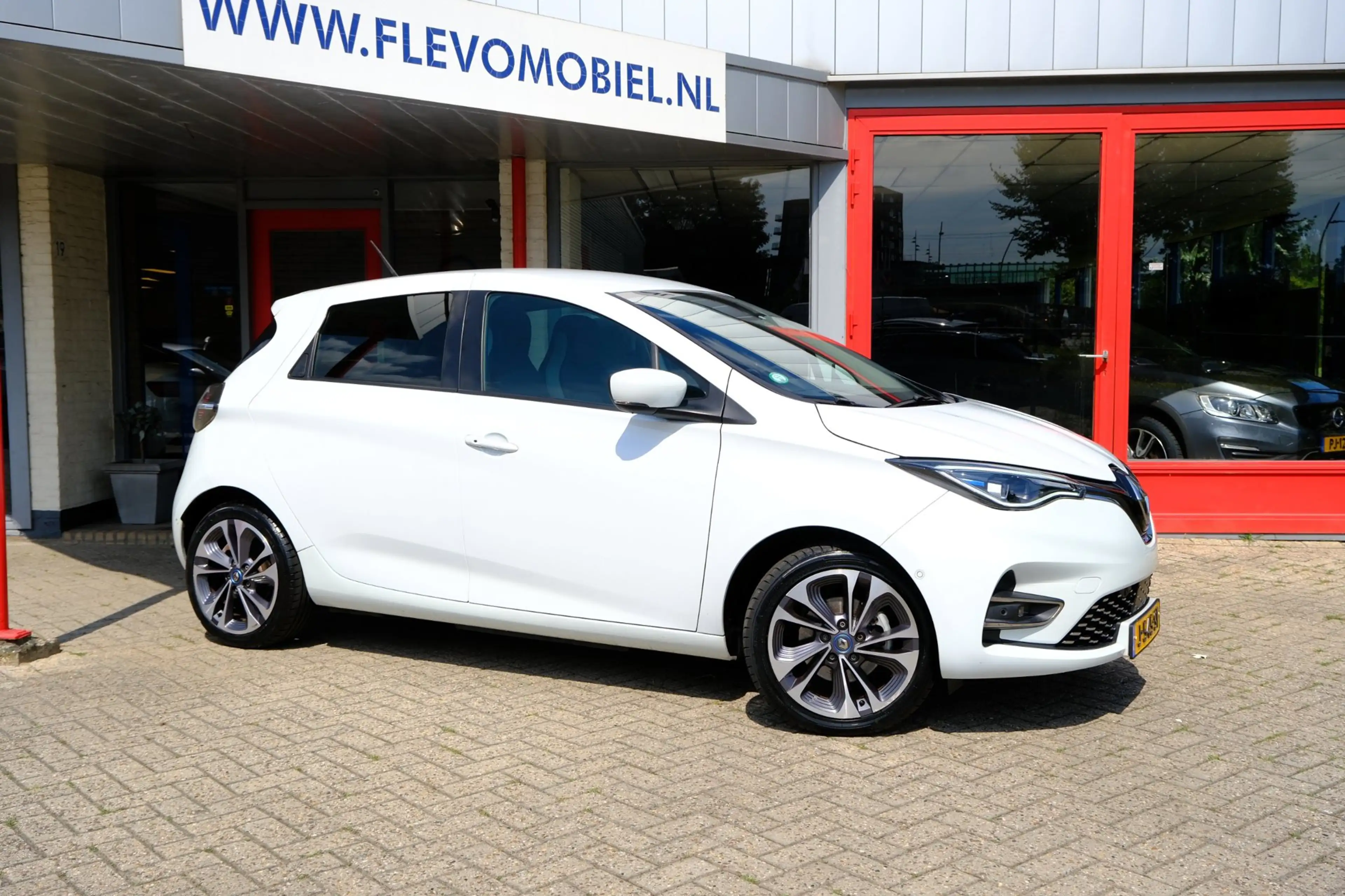Renault ZOE R135 Intens 52 kWh (Huur Accu) Bose| CAM|Navi|Clim — photo 4