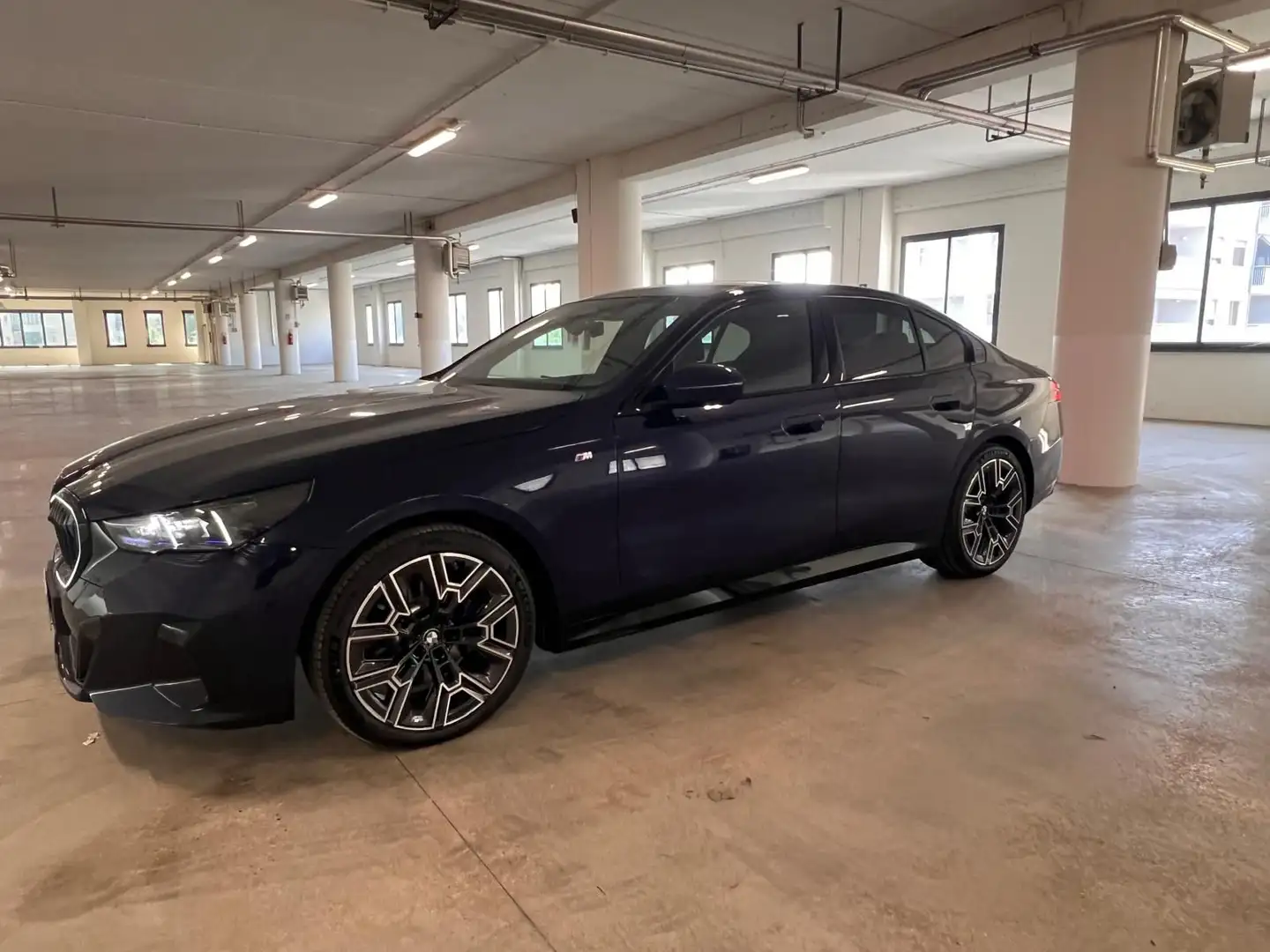 BMW 520 G60 Berlina 520d 48V xdrive auto MSPORT Blu/Azzurro - 1