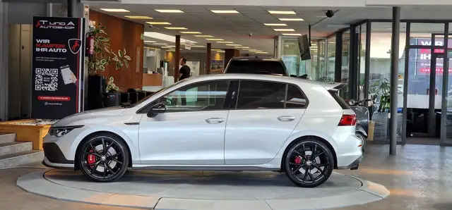 Volkswagen Golf view 4