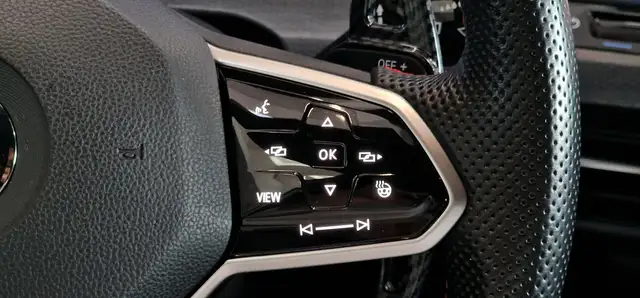 Volkswagen Golf view 18