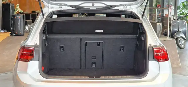 Volkswagen Golf view 9