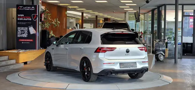 Volkswagen Golf view 6