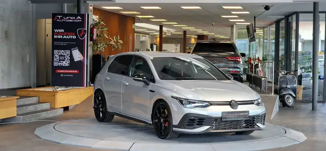 Volkswagen Golf view 3