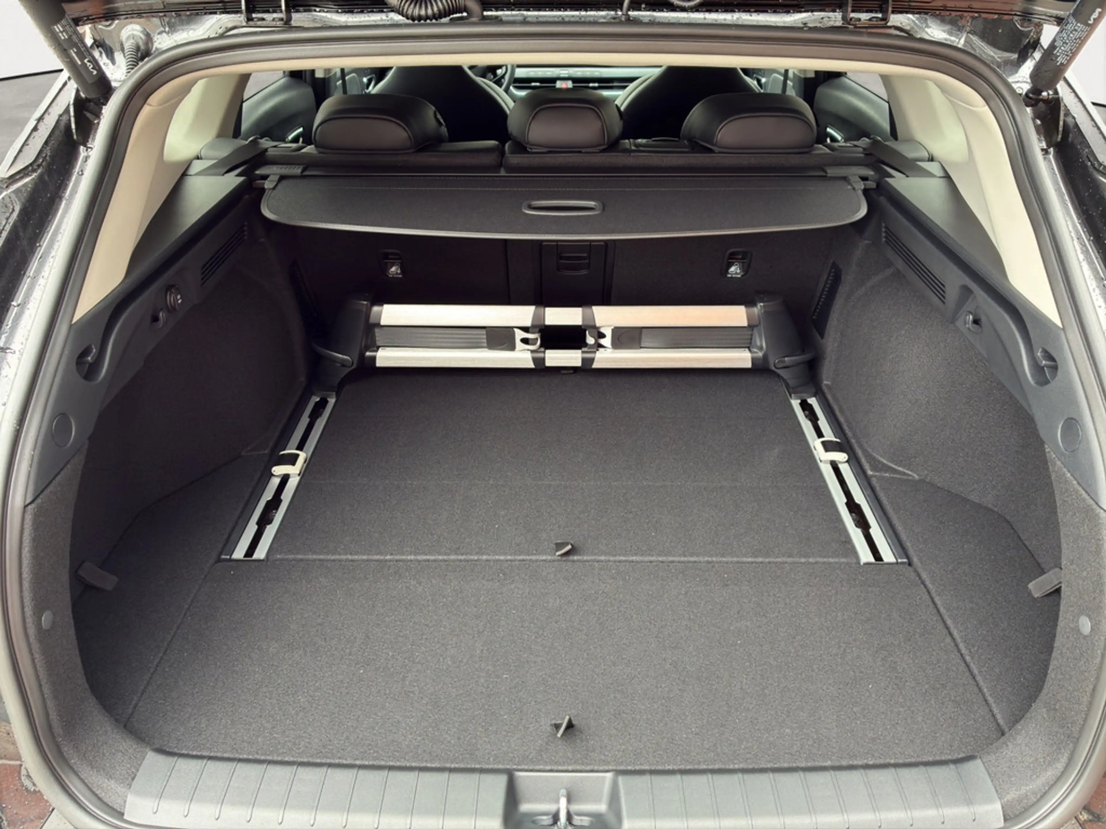 Kia K4 SW 1.6 T-GDI DCT Spirit | LEDER | NAVI | SHZ — photo 10