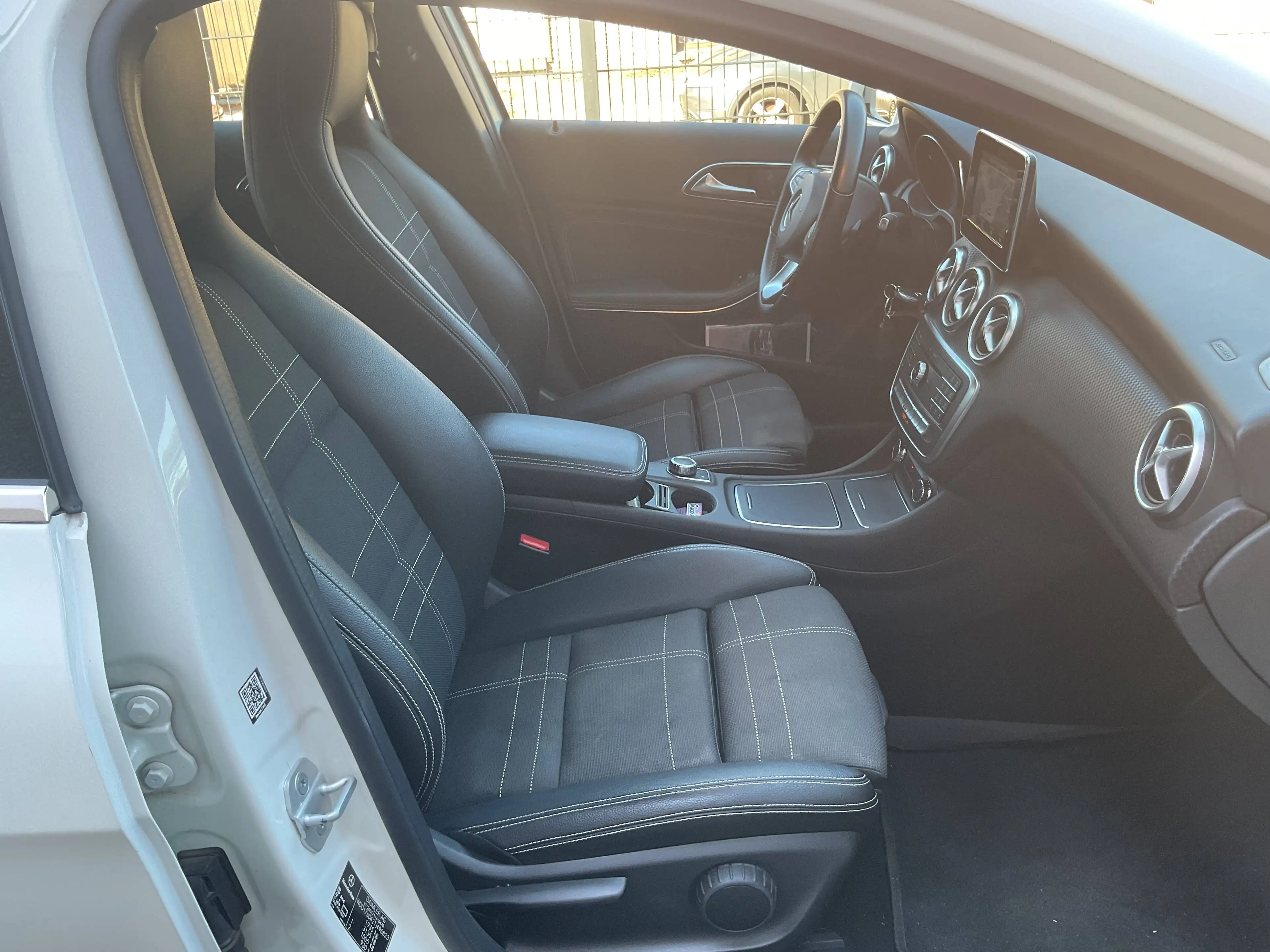 Mercedes-Benz A 180 Progressief * wegklapbare trekhaak * navigatie * parkeersensoren V + A — photo 10