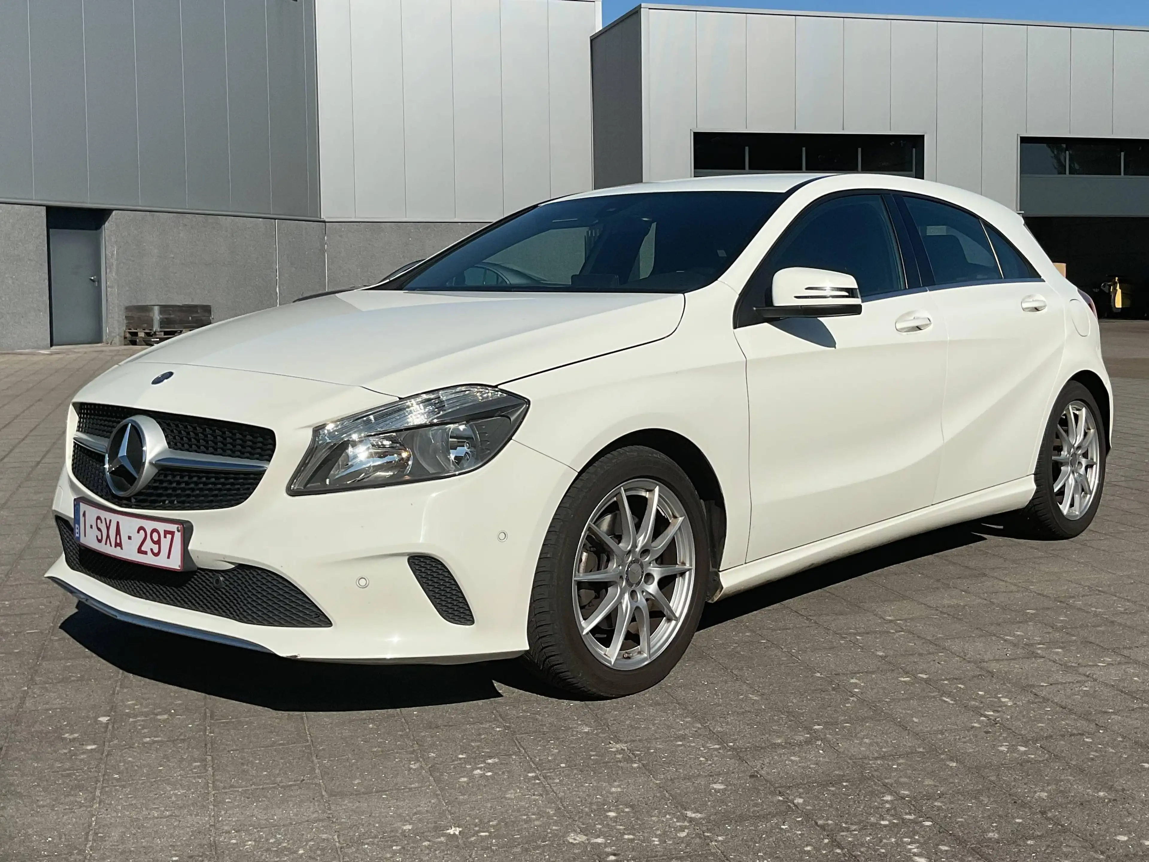 Mercedes-Benz A 180 Progressief * wegklapbare trekhaak * navigatie * parkeersensoren V + A