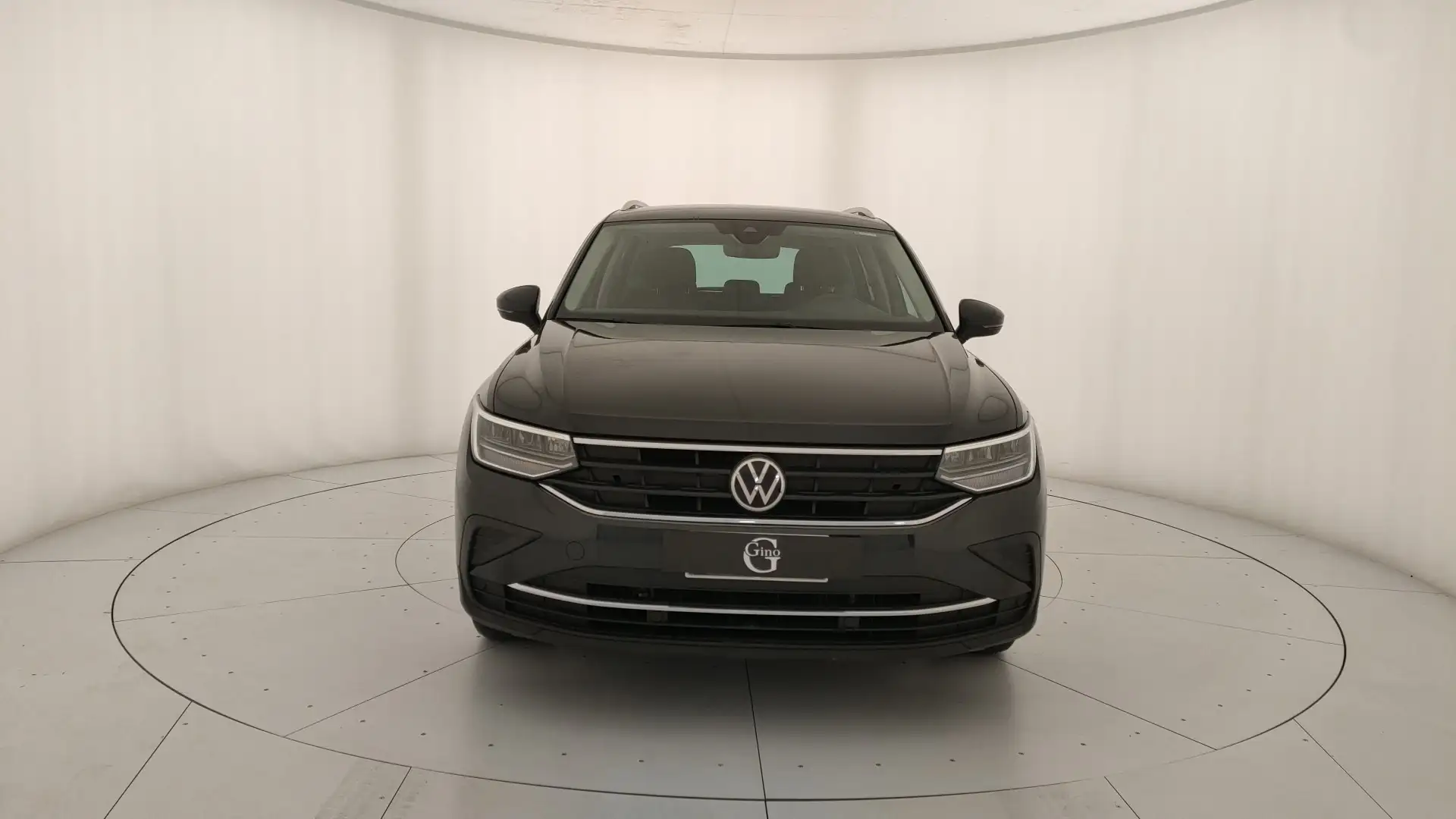 Volkswagen Tiguan 1.5 tsi life 130cv Grijs - 2