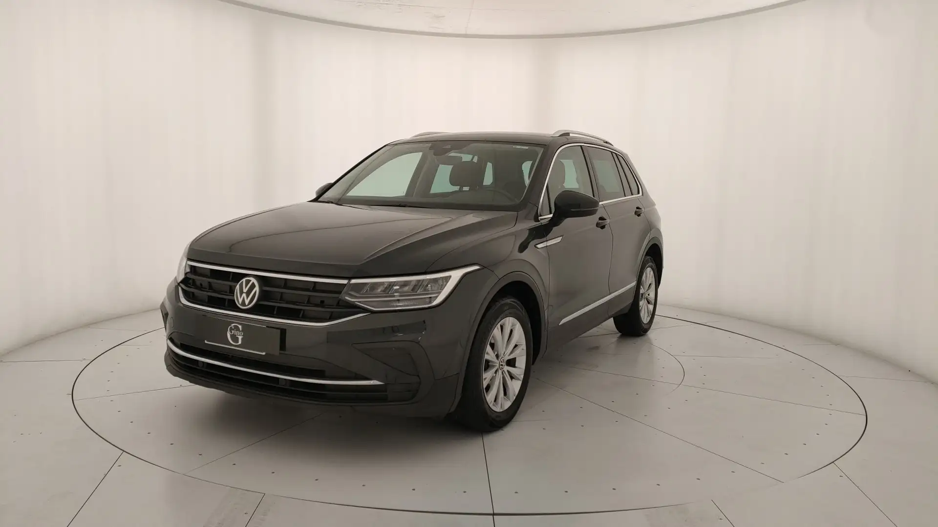 Volkswagen Tiguan 1.5 tsi life 130cv Grijs - 1