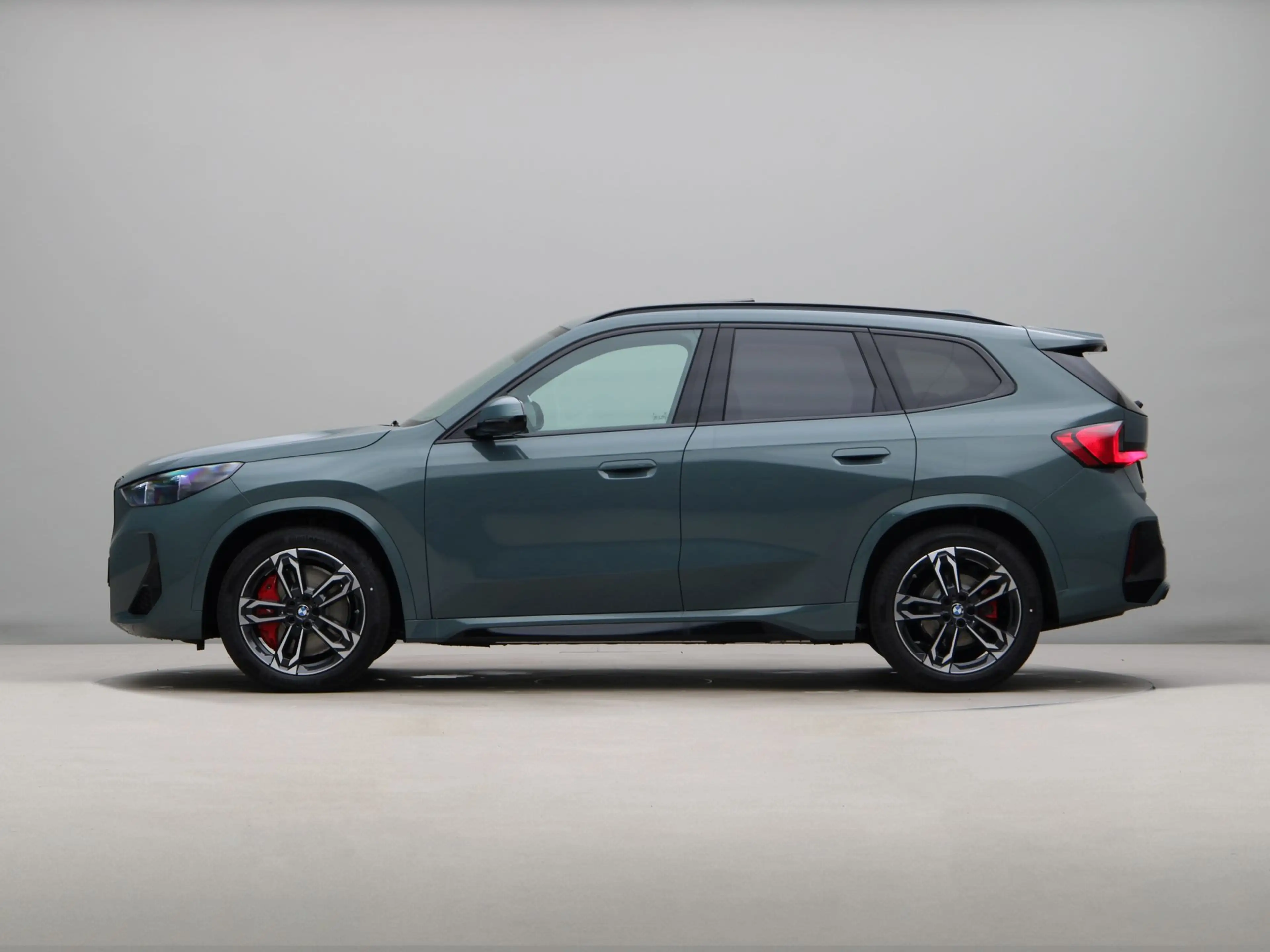 BMW iX1 eDrive20 67 kWh M Sport Edition — photo 12