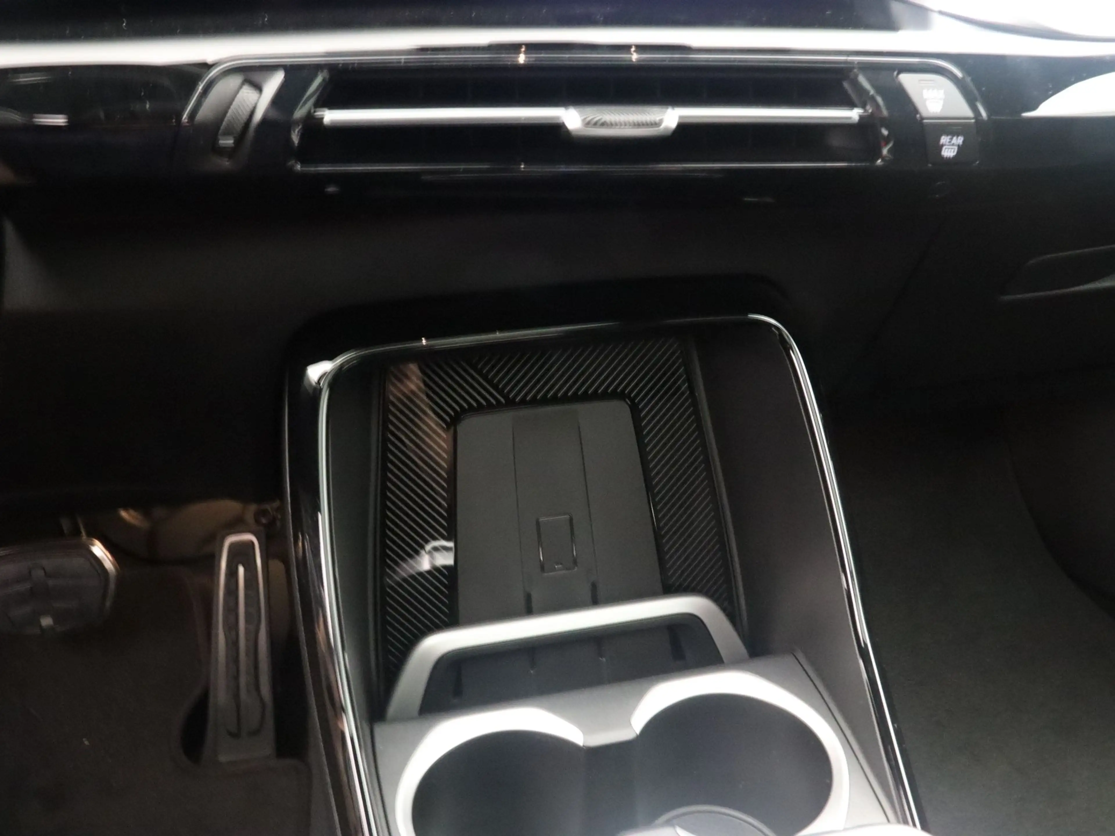 BMW iX1 eDrive20 67 kWh M Sport Edition — photo 14