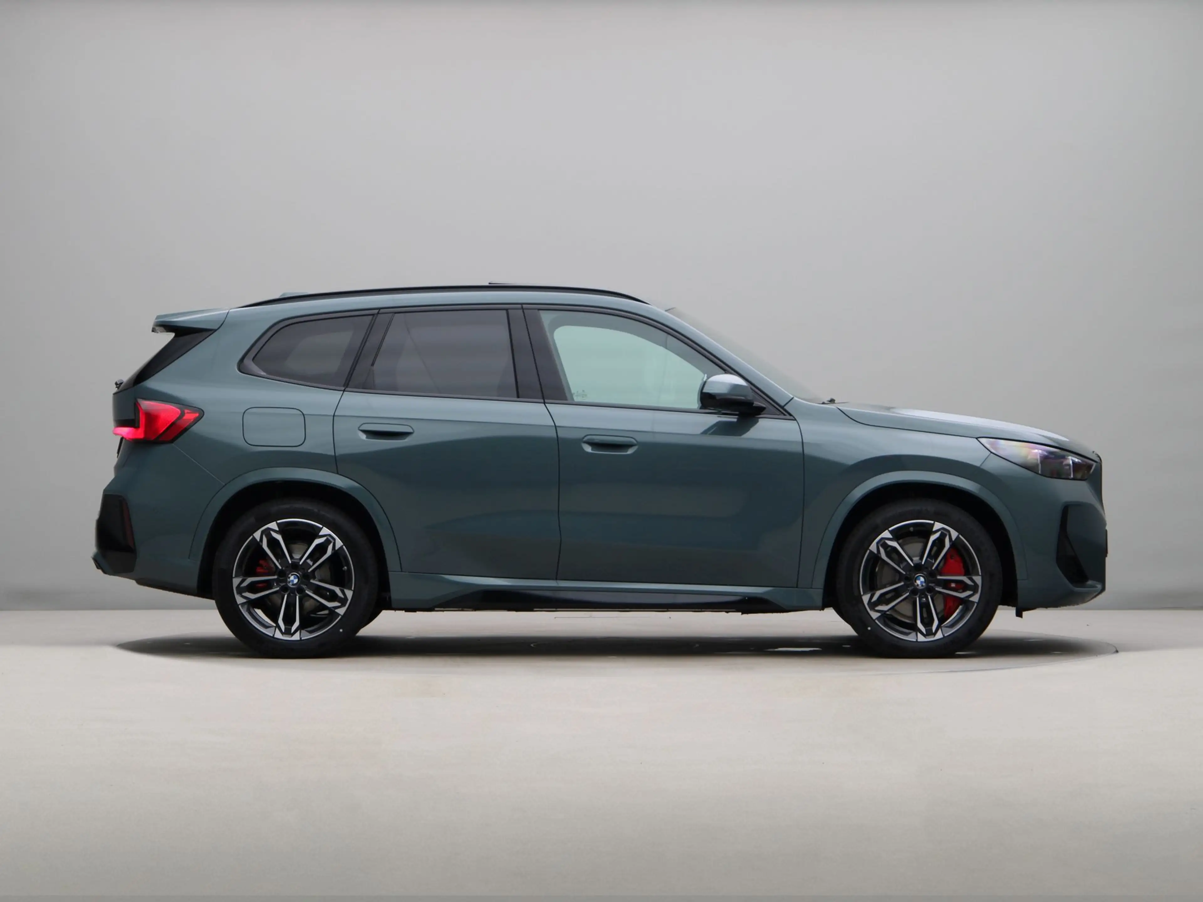 BMW iX1 eDrive20 67 kWh M Sport Edition — photo 8