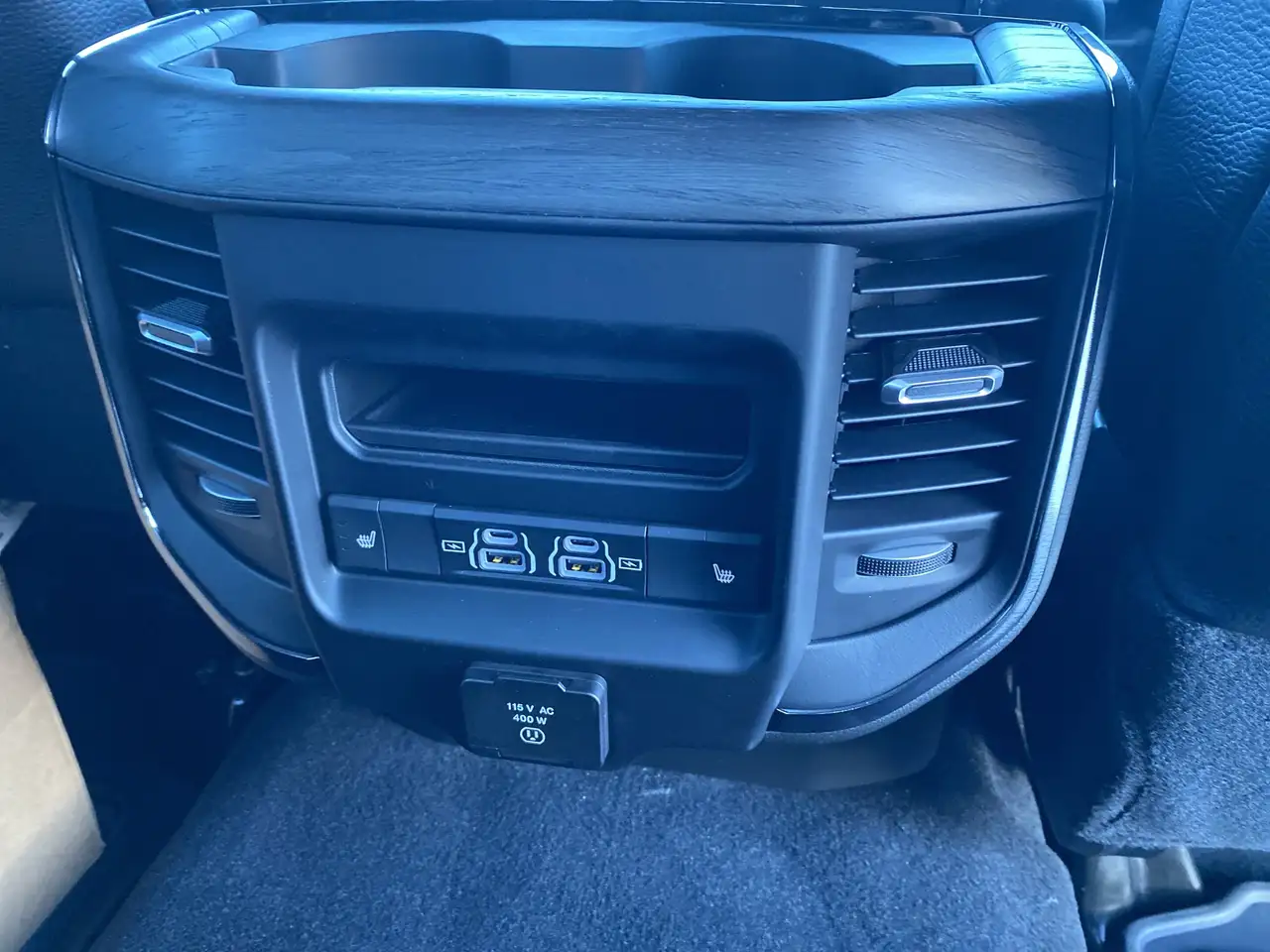 RAM 3500 снимка RAM 3500