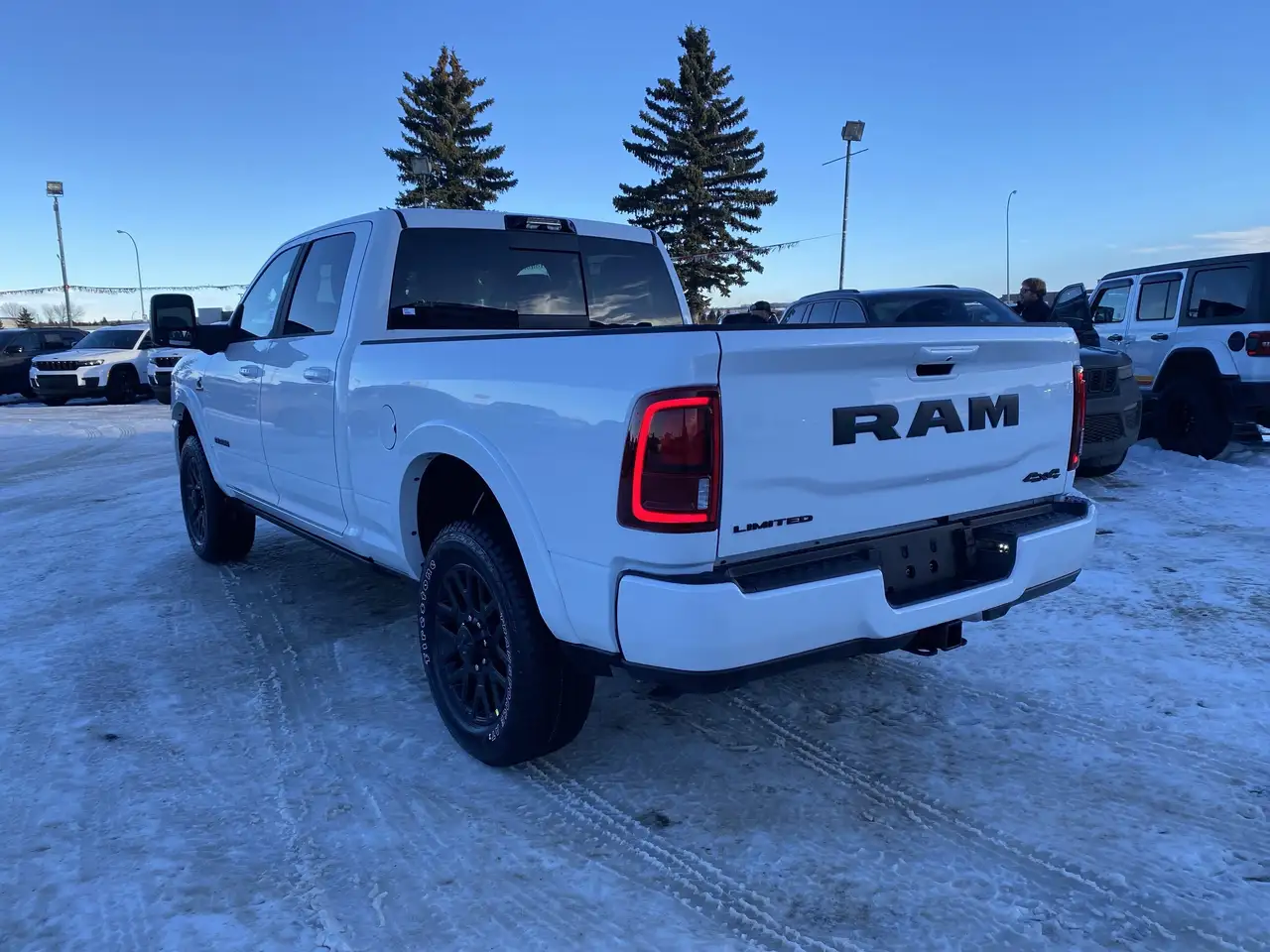 RAM 3500 снимка RAM 3500