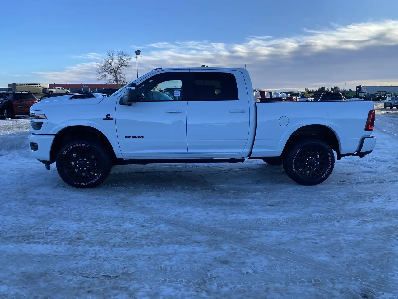RAM 3500 снимка RAM 3500