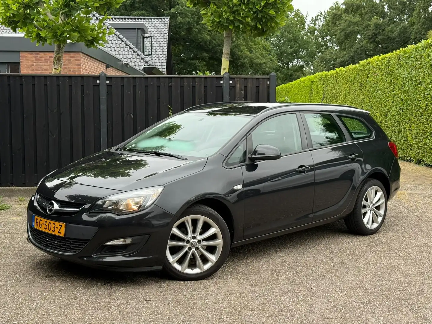 Opel Astra Sports Tourer 1.4 Trekhaak Grijs - 1
