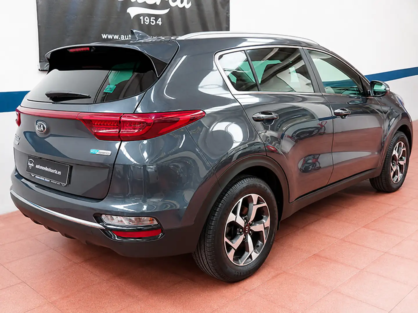 Kia Sportage 1.6 MHEV Drive Plus 4x2 136 Gris - 2