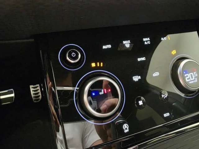 Land Rover Range Evoque — photo 17