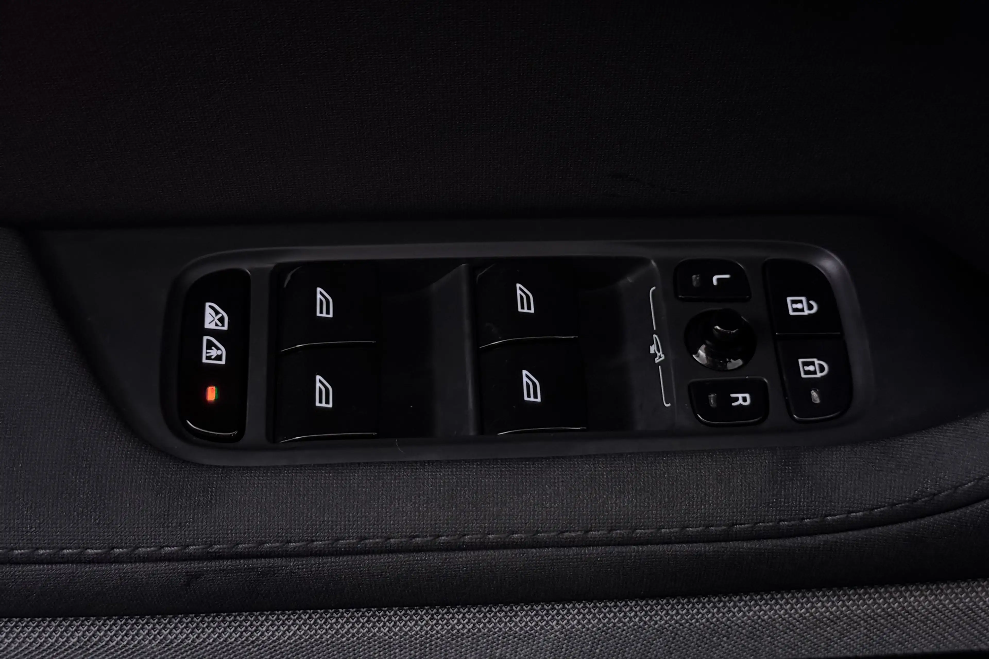 Polestar 2 Standard Range Single Motor 63kWh (CAMERA, STOELVE — photo 11