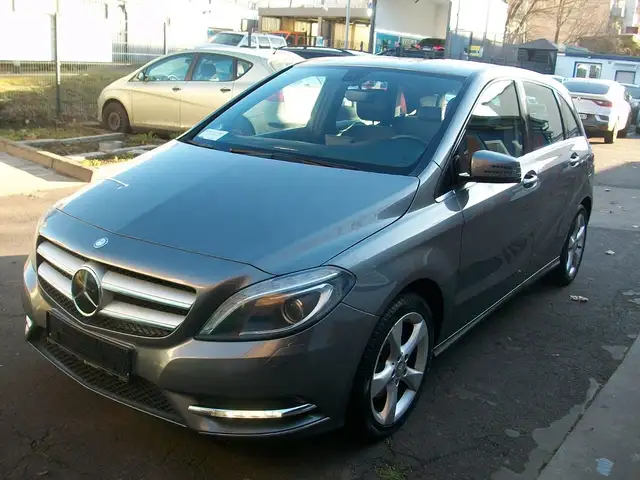 Mercedes-Benz B 200 *Automatik*Klima*Leder*Navi*PDC*AHK*Top*