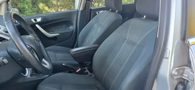 Ford Fiesta view 3